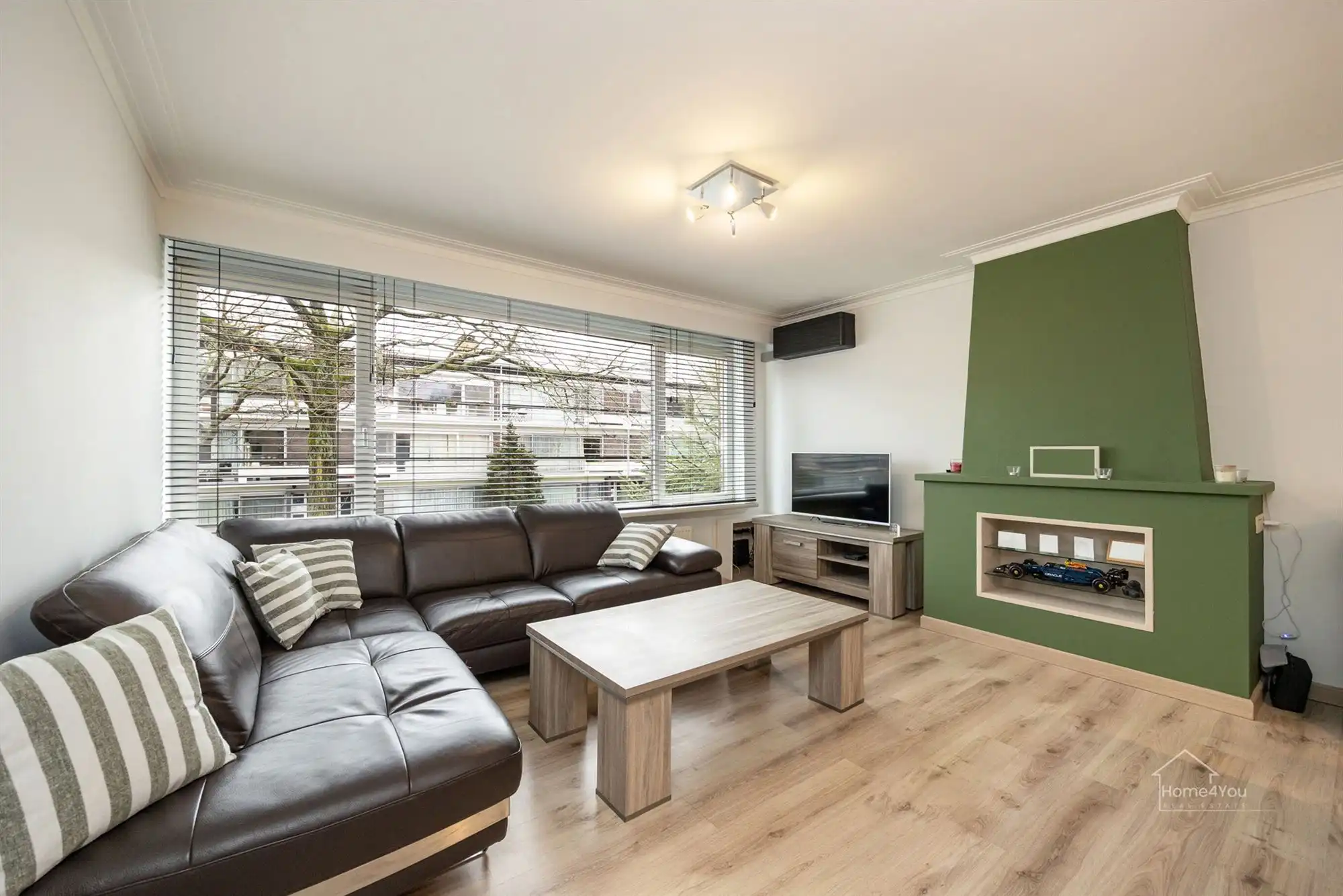 Instapklaar 2-slaapkamer appartement in Mortsel te koop! foto 2