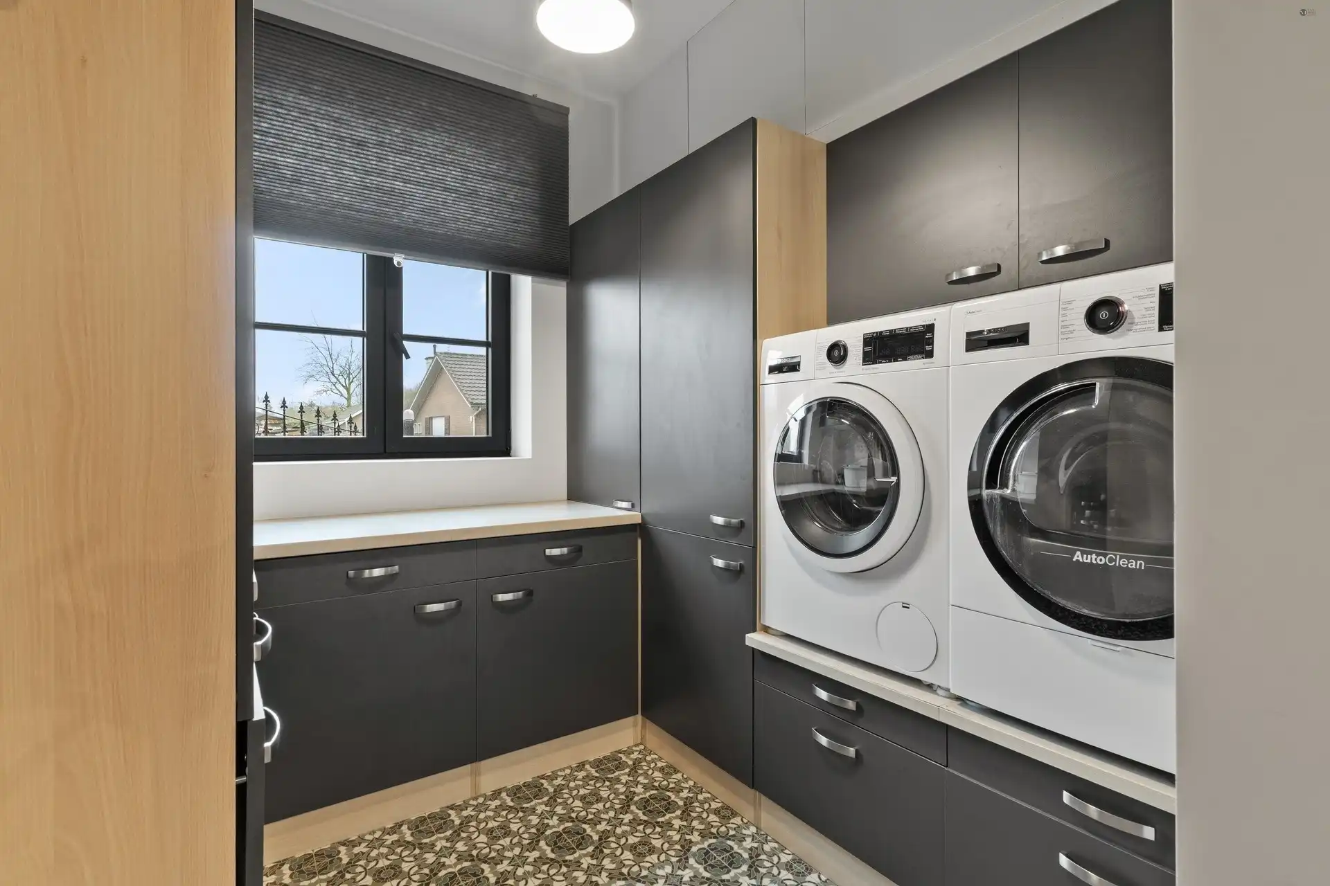 Villa bouwjaar 2022, 5 slaapkamers en mooi bijgebouw op 1.387m²  foto 14