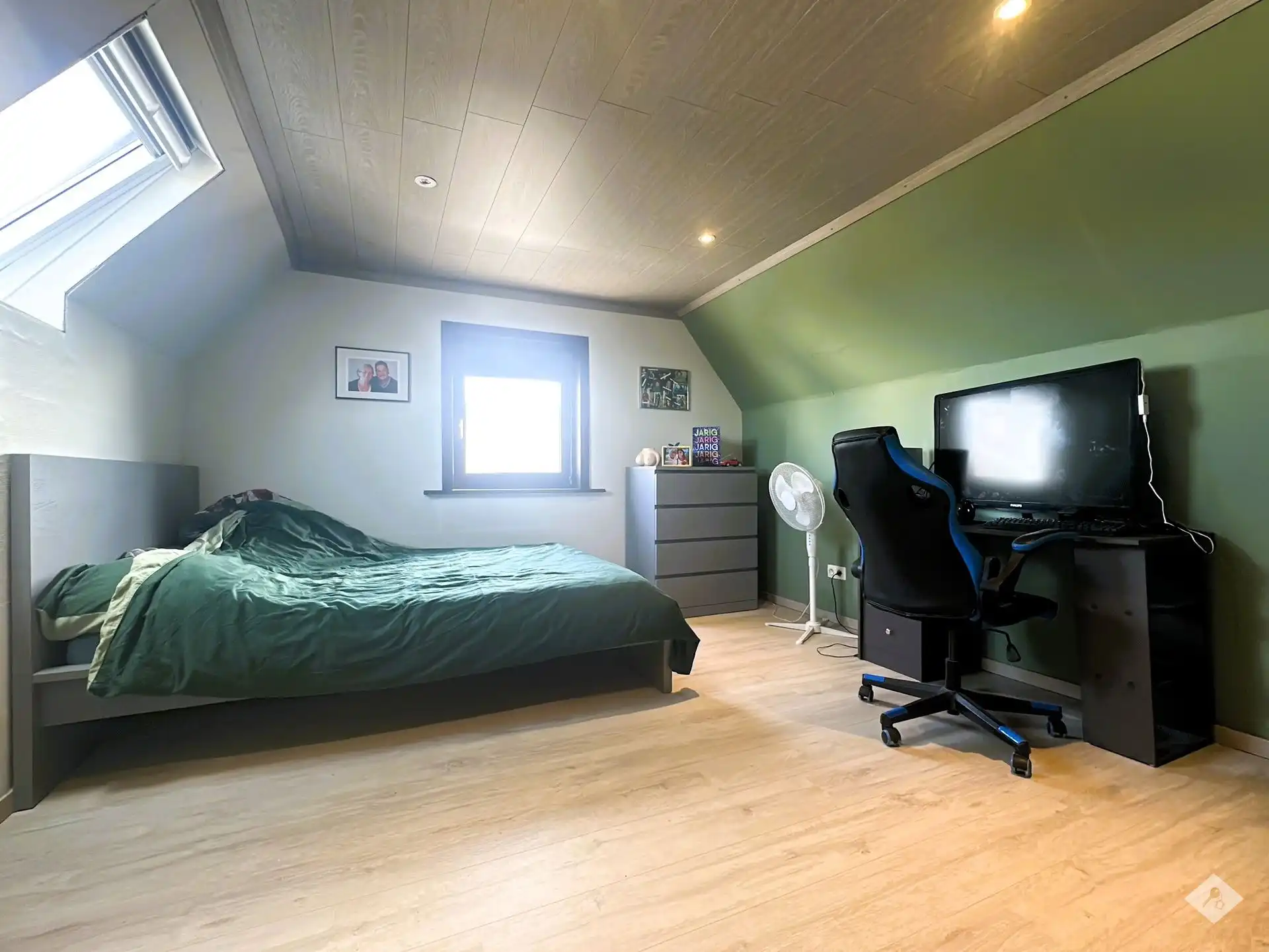 Gezinswoning met 5 slaapkamers op ruim perceel foto 13