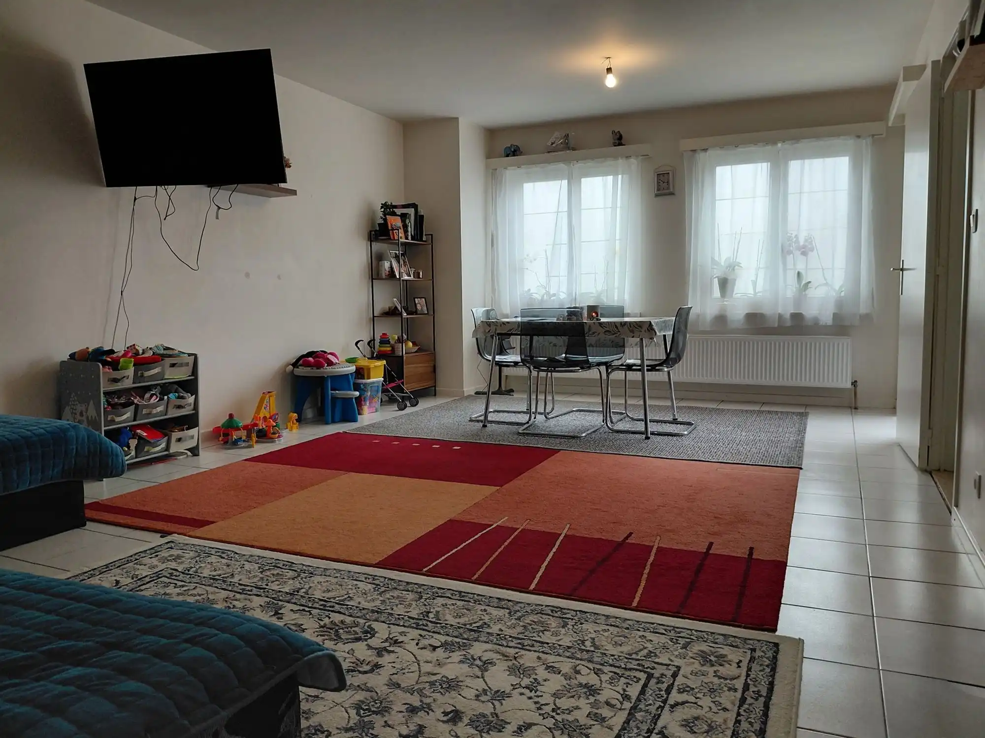 Appartement met 2 slaapkamers. Aan de rand van het centrum. foto 3
