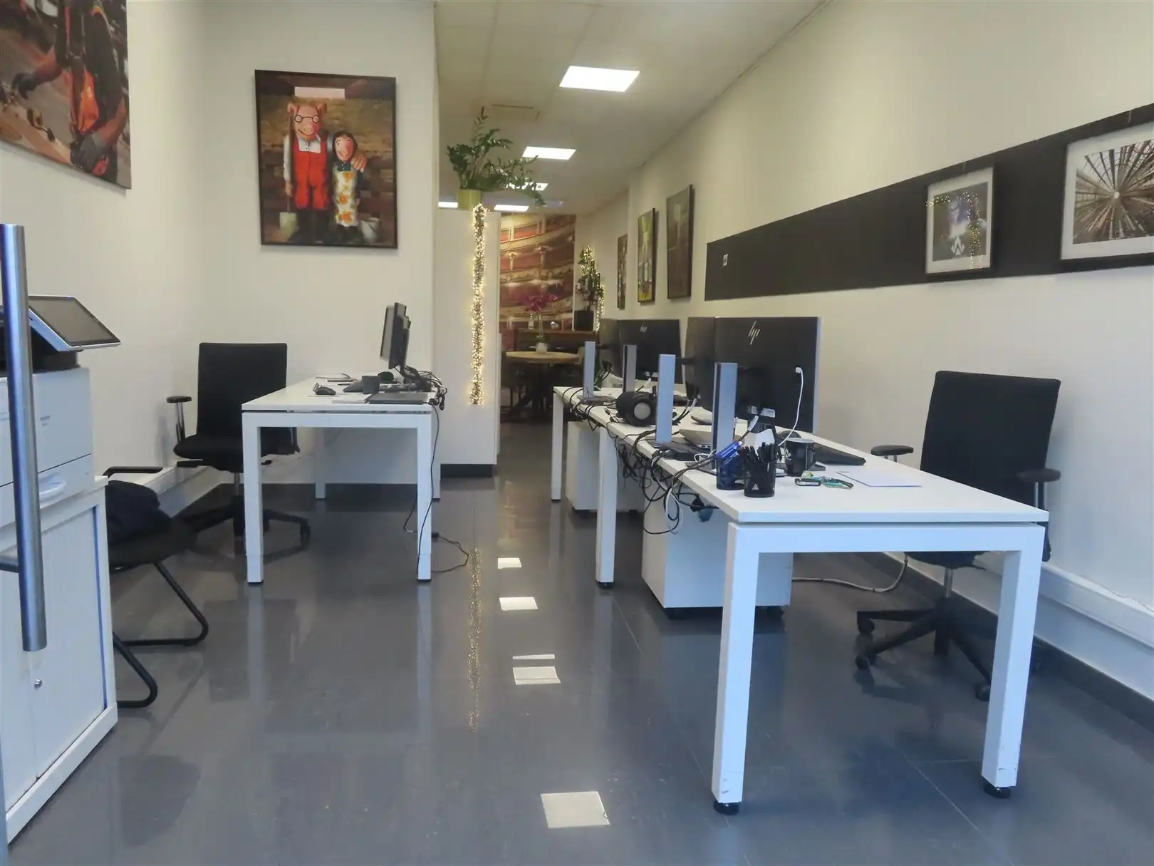 Winkelruimte/Kantoorruimte aan Stadsschouwburg foto 2