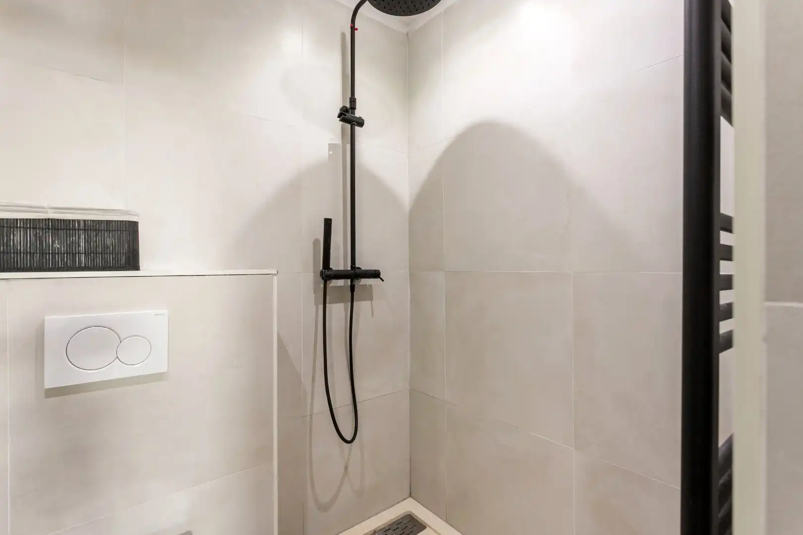 Gerenoveerde woning (EPC B) met 3 slaapkamers, 2 badkamers, tuin en garagebox te koop foto 10