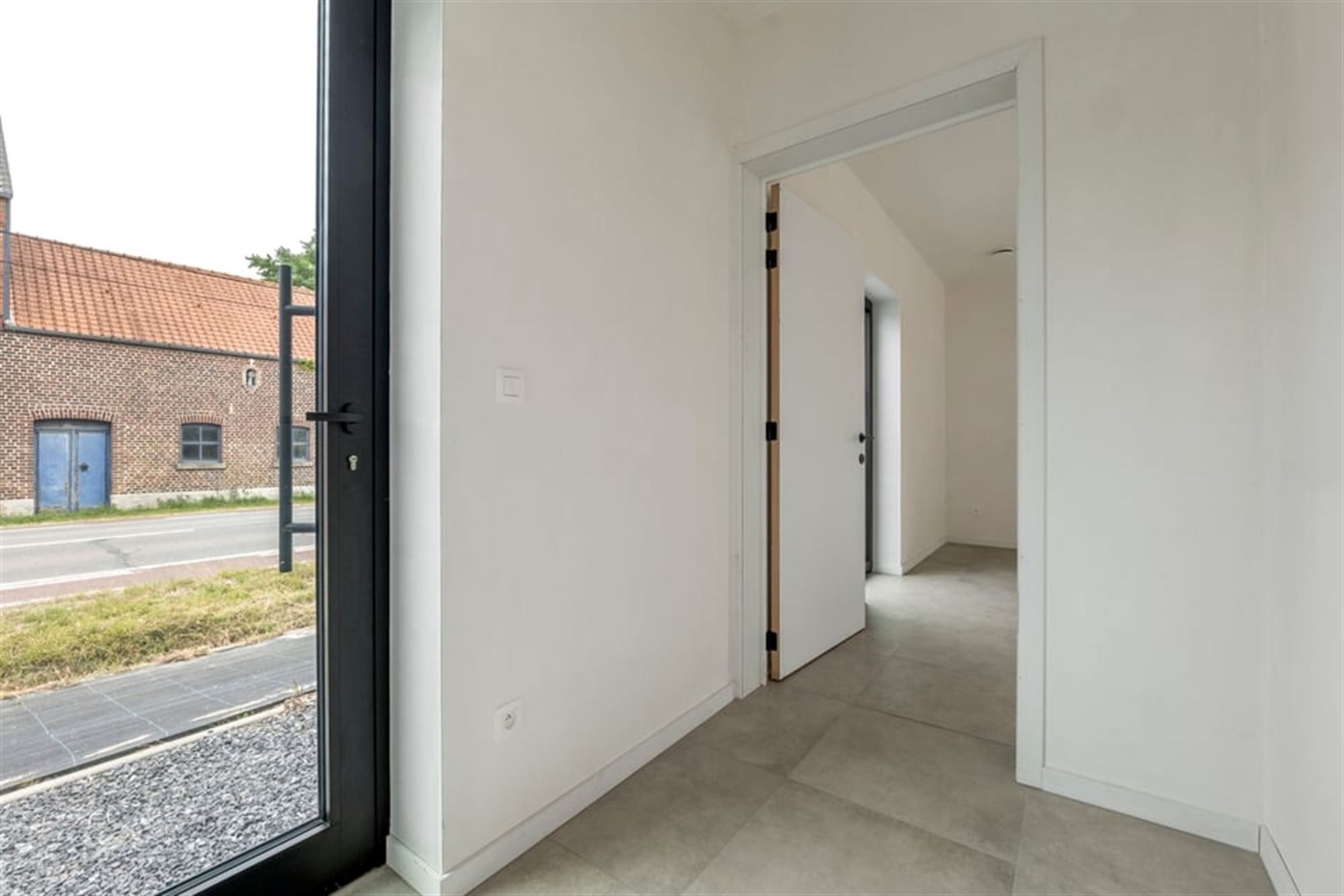 KNAPPE NIEUWBOUWWONING IN MODERNE STIJL  foto 15