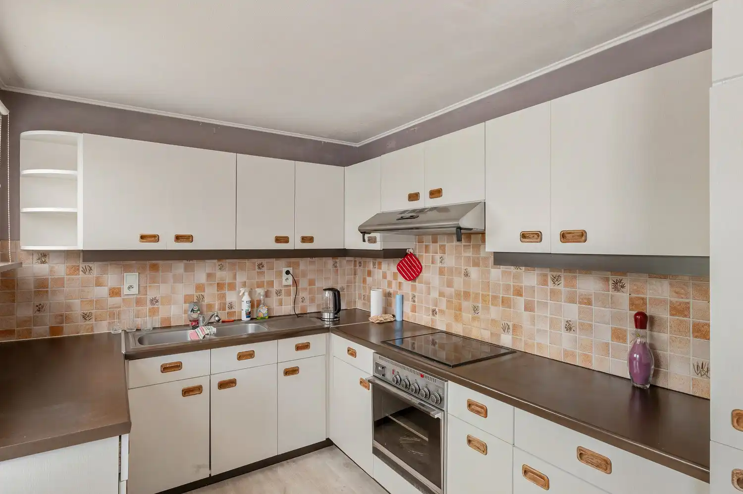 PRACHTIG GELEGEN WONING VLAK BIJ CENTRUM BONHEIDEN foto 10