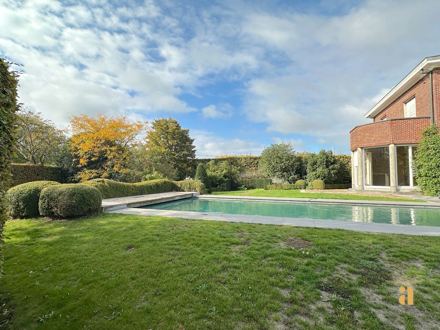 Te huur: royale woning met zwembad foto 29