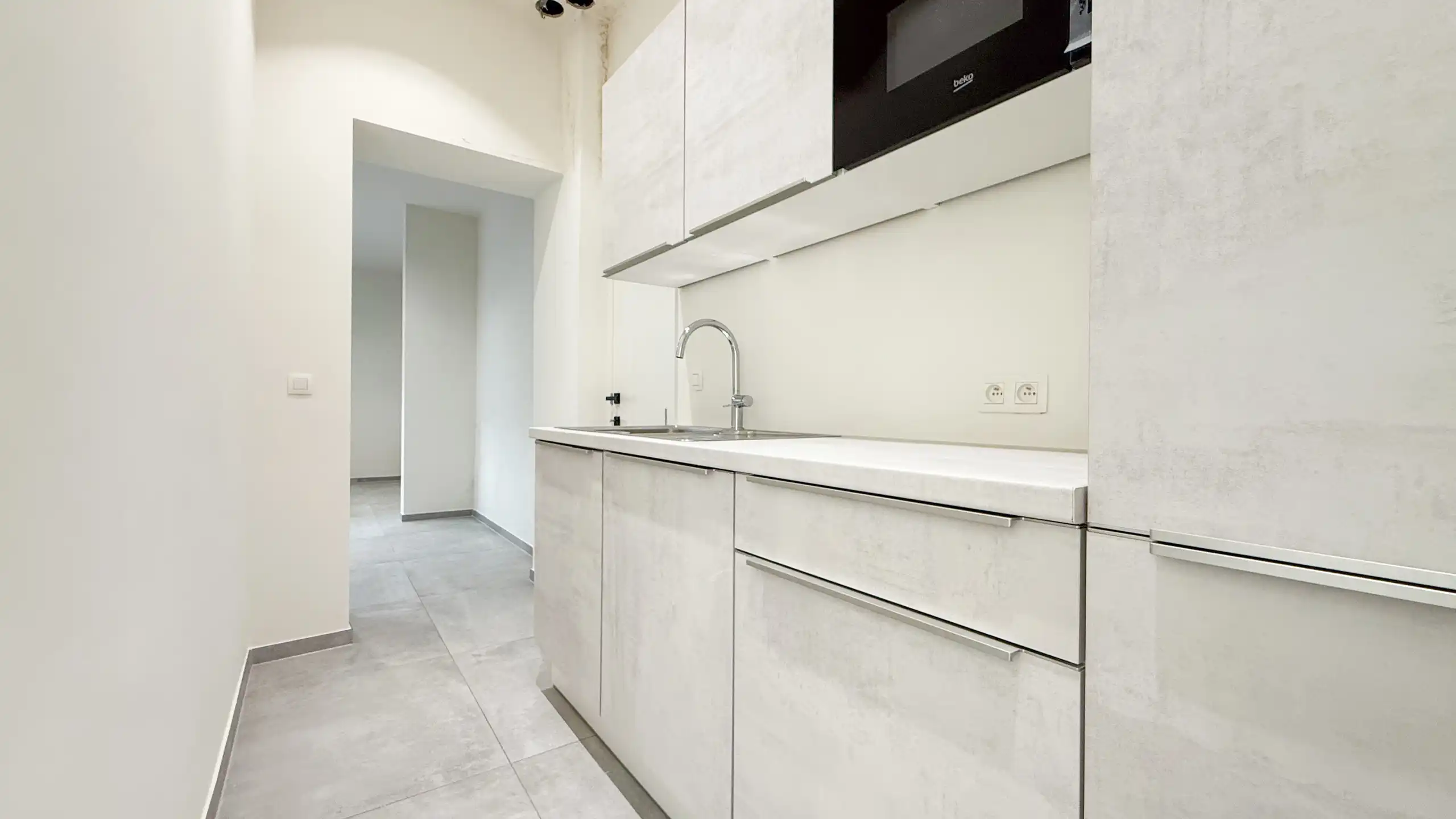 Unieke investeringspand, volledig vernieuwd, handel+ 2app! foto 17