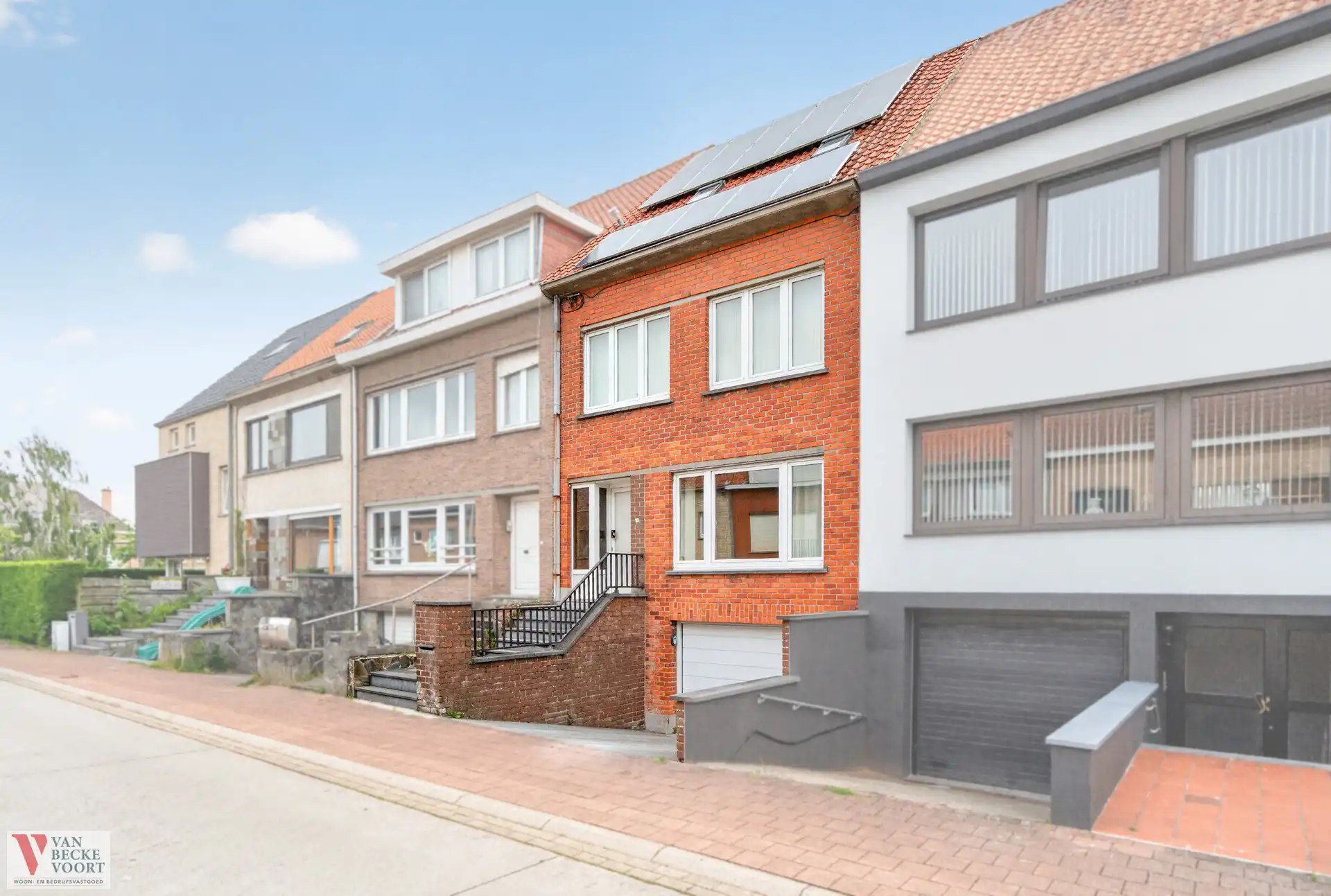 Te renoveren bel-etagewoning met garage foto 15