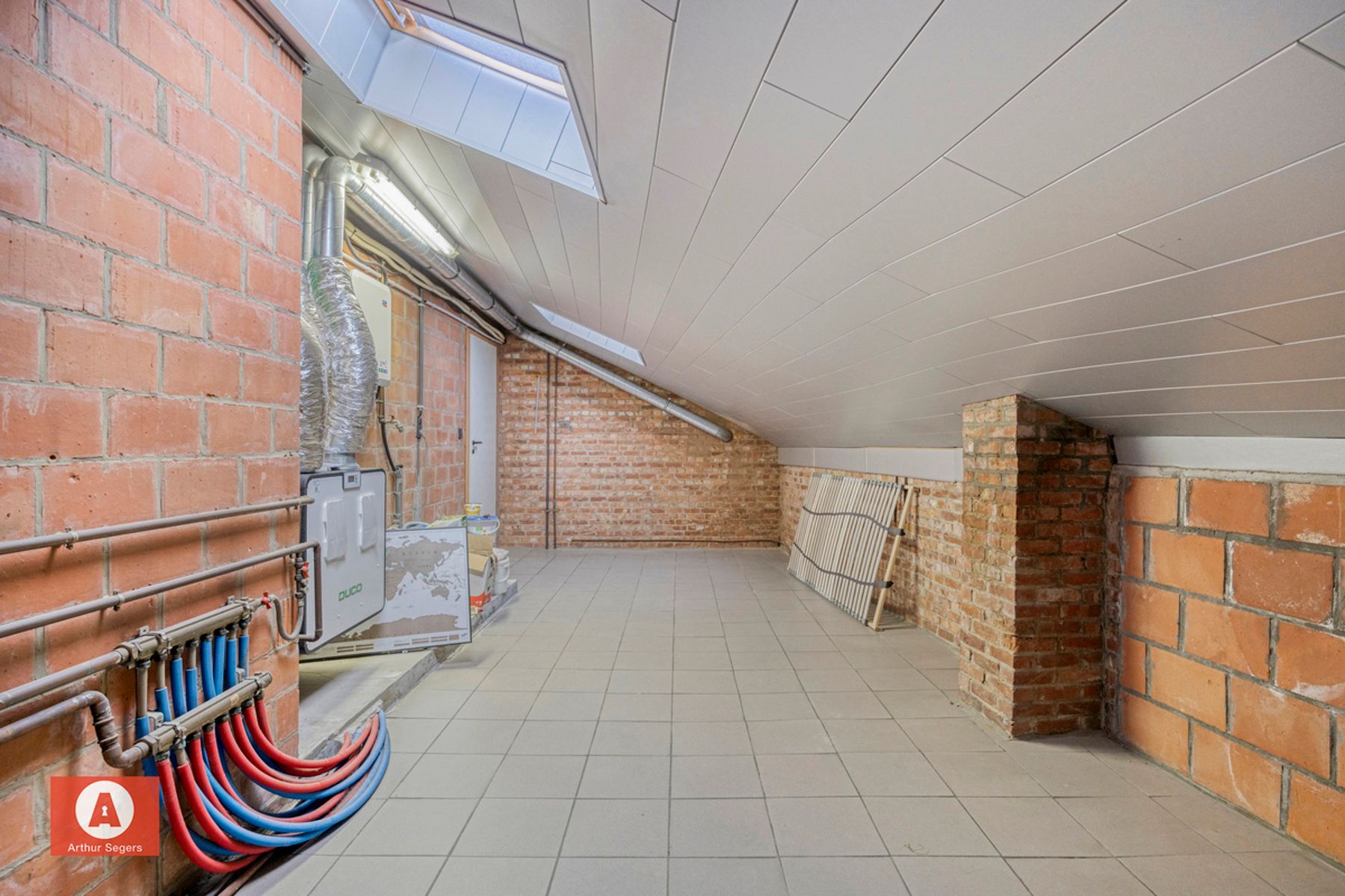 Ruim & energiezuinig appartement mét ruime beneden-berging. foto 16