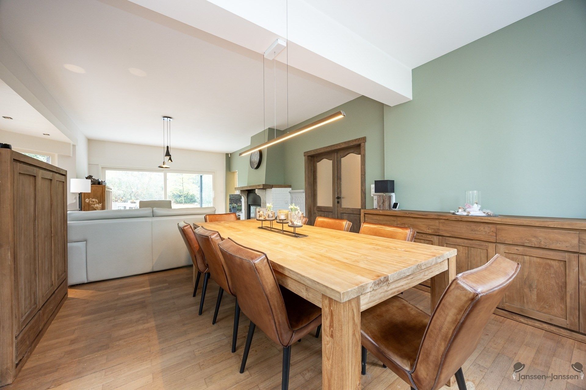 Exclusieve villa op 10.500 m² op residentiële toplocatie foto 8