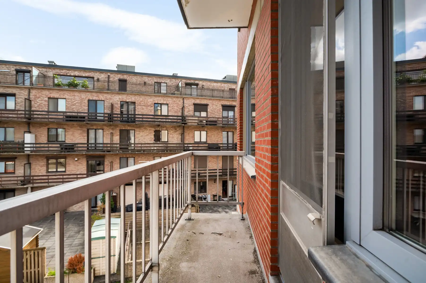 Goed gelegen 3-slaapkamerappartement met garage foto 13