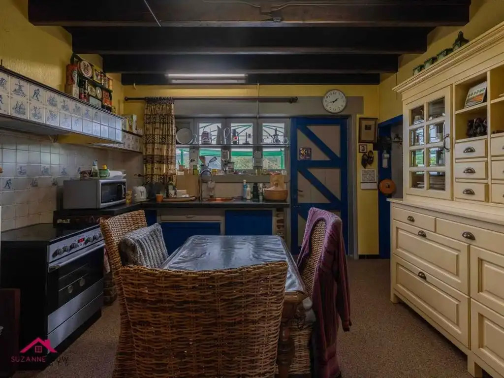 Karaktervolle, vrijstaande woning op riant perceel foto 20