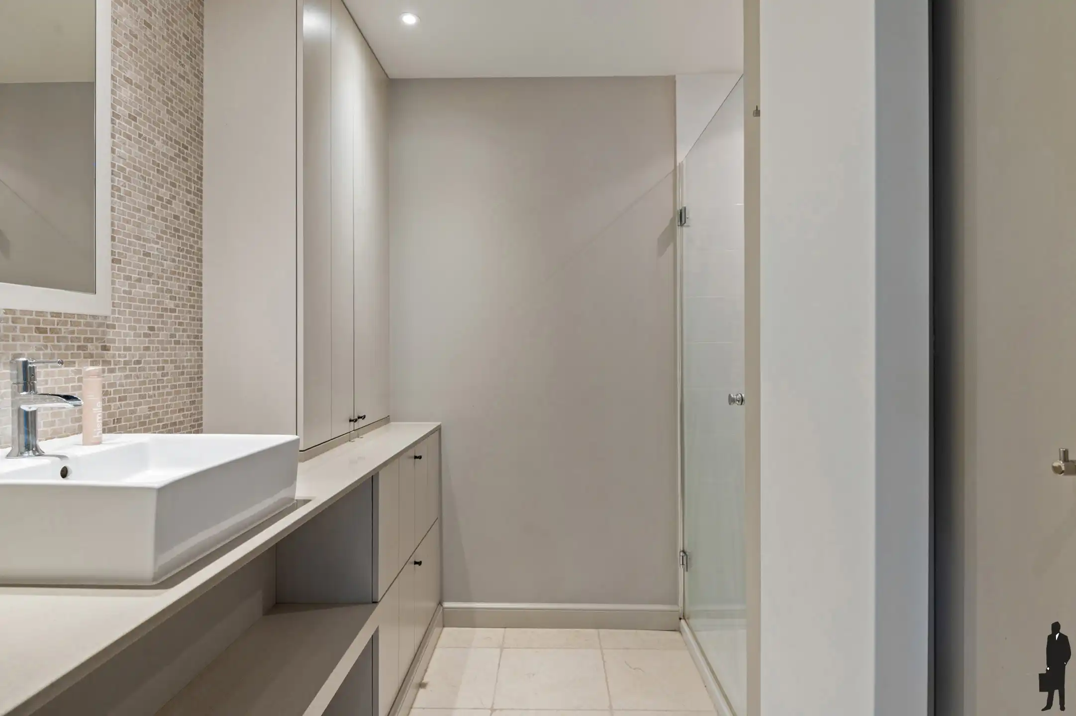 Prachtige woning met 4 slpks, 2 badks en ZW tuin met privacy foto 28