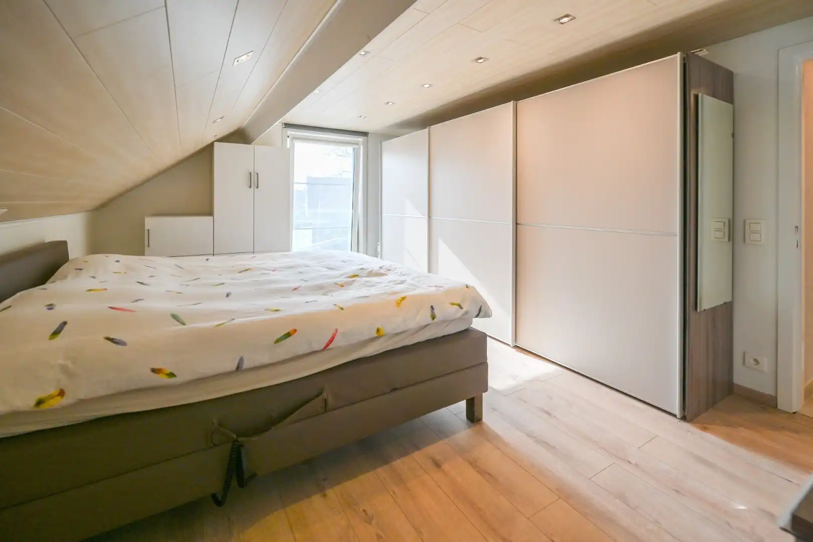 Perfect instapklare woning met 4 slaapkamers en kantoor/praktijkruimte met aparte ingang (21 m²) foto 21