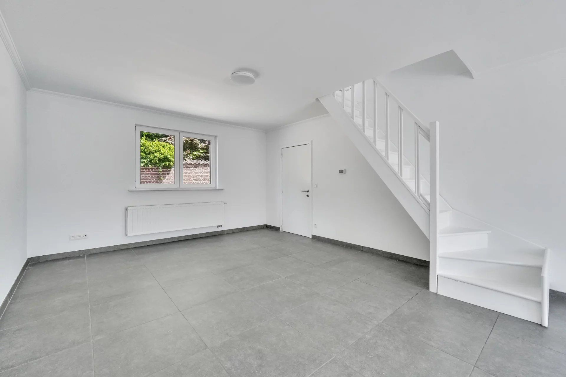 Gerenoveerde woning aan de stadsrand foto 6