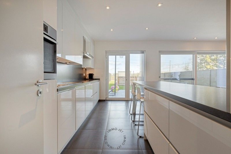 Moderne halfopen woning met 4 slaapkamers en zonnepanelen in Nieuwkerken-Waas foto 10
