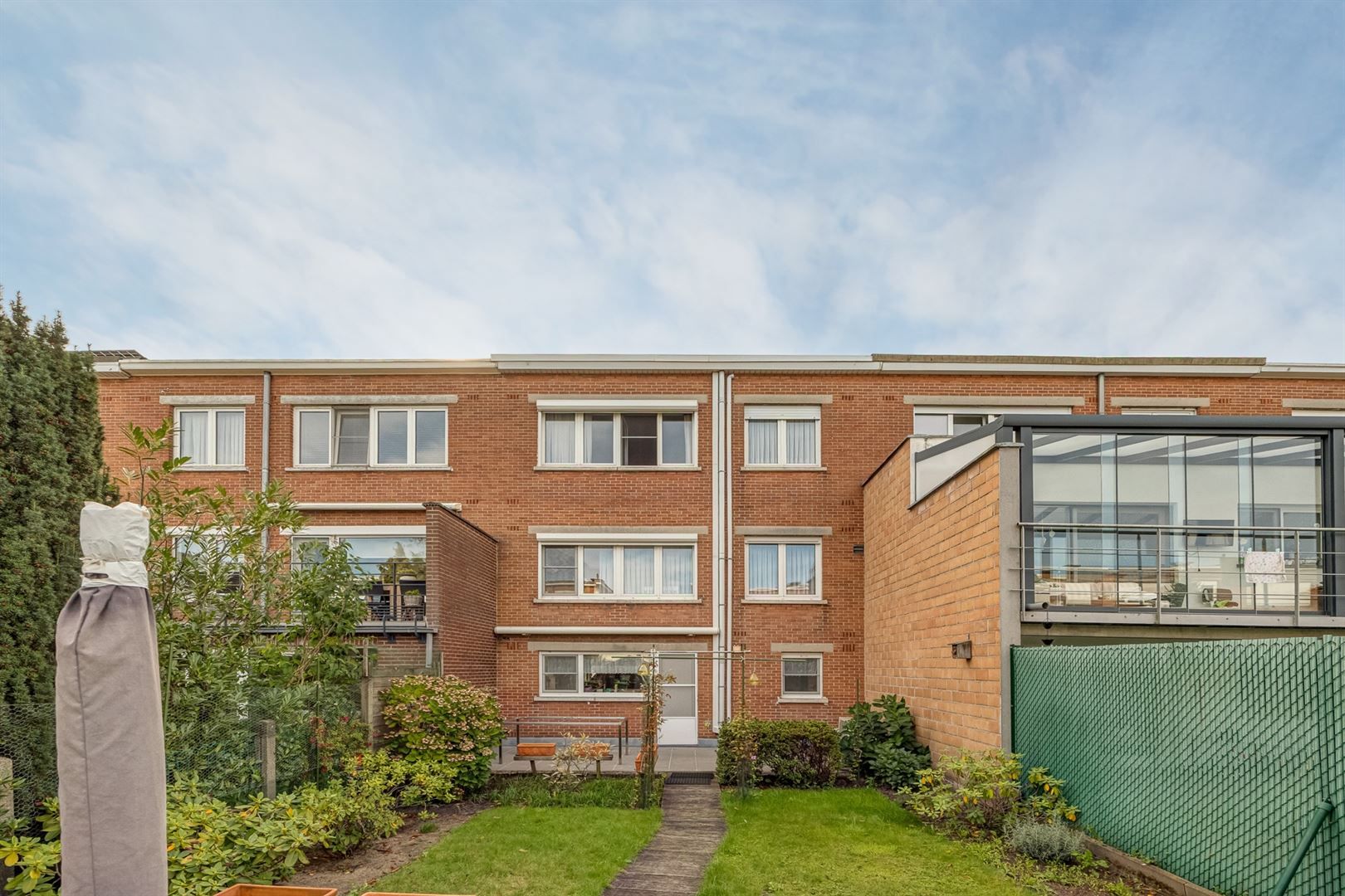 Een praktisch huis met tuin in een kindvriendelijke buurt foto 11