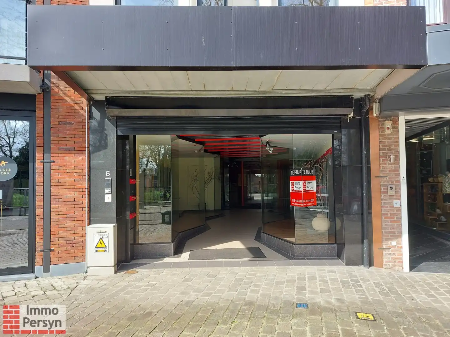 Uniek handelspand aan de Basiliek van Scherpenheuvel foto {{pictureIndex}}