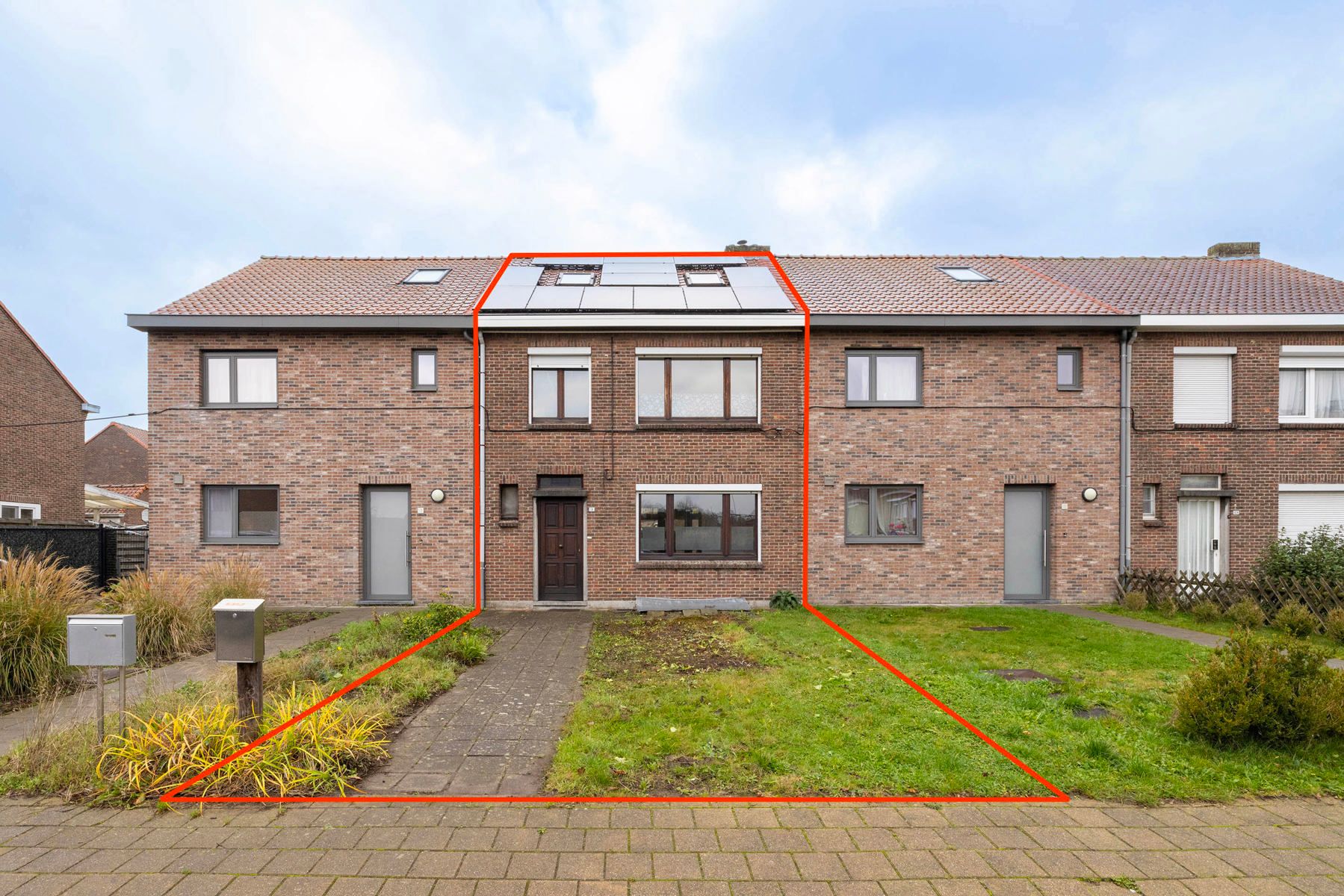 Woning met 3 slpk, bdk, terras/tuin foto {{pictureIndex}}