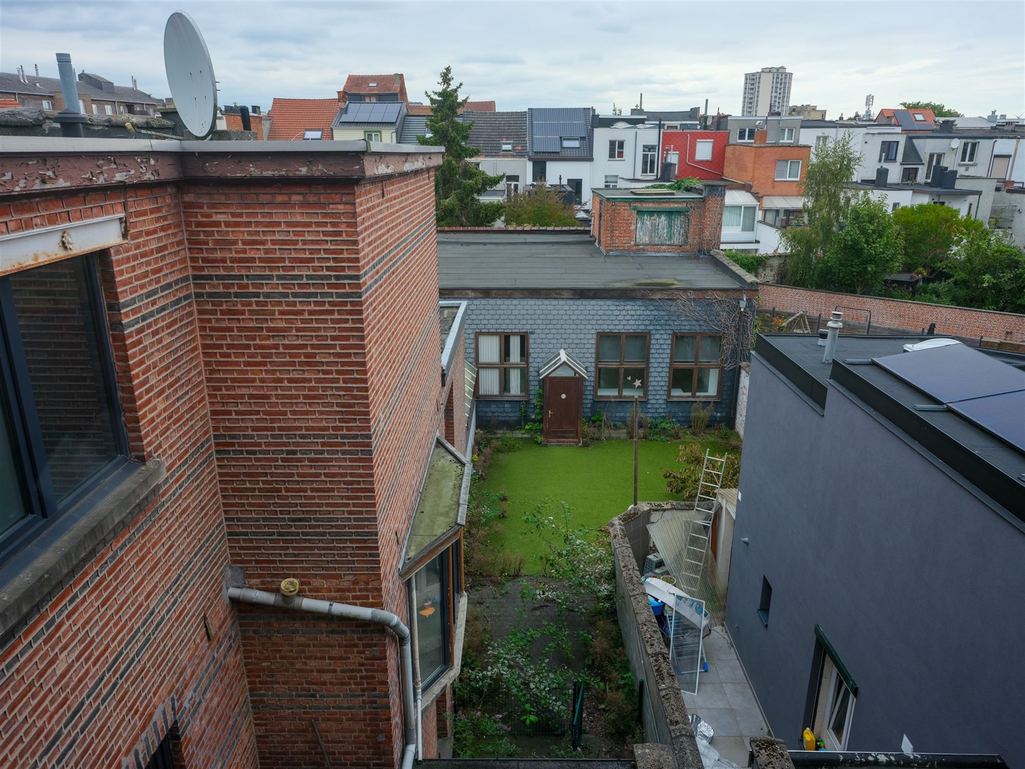 ruime rijwoning met polyvalent bijgebouw en tal van mogelijk foto 46