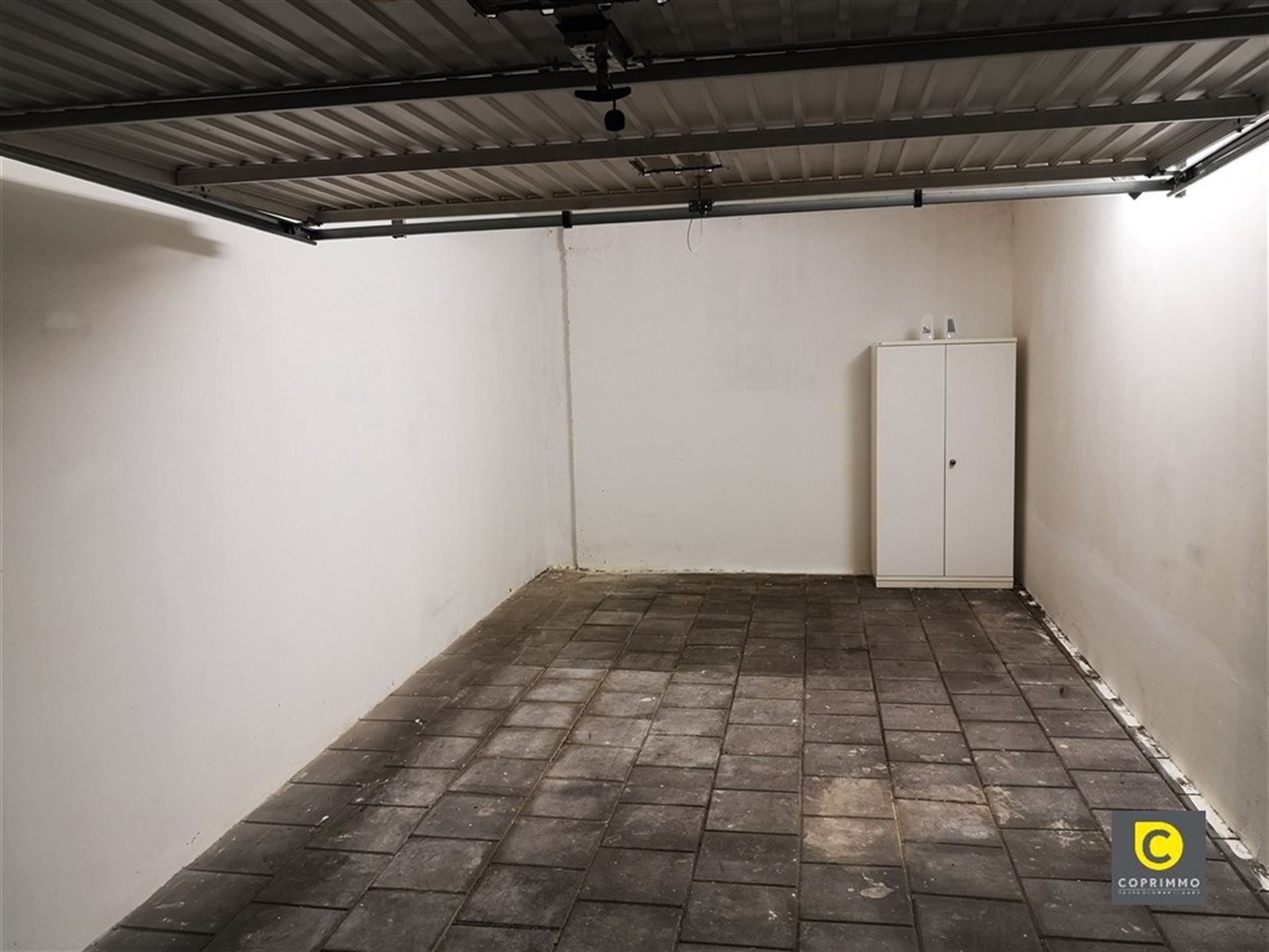 Garagebox met afstandsbediening te Fruithoflaan!  foto 3