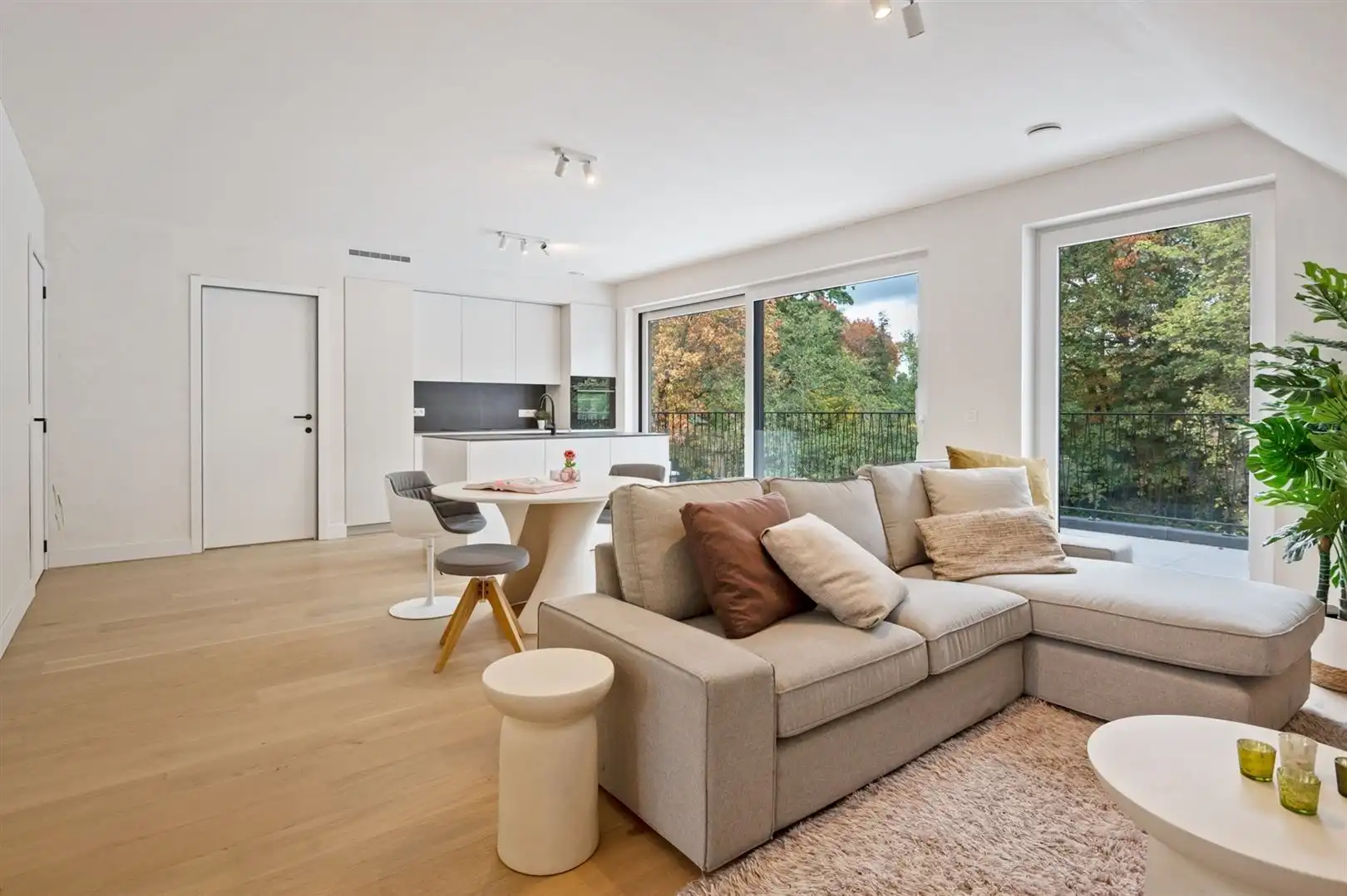 Appartement foto {{pictureIndex}}