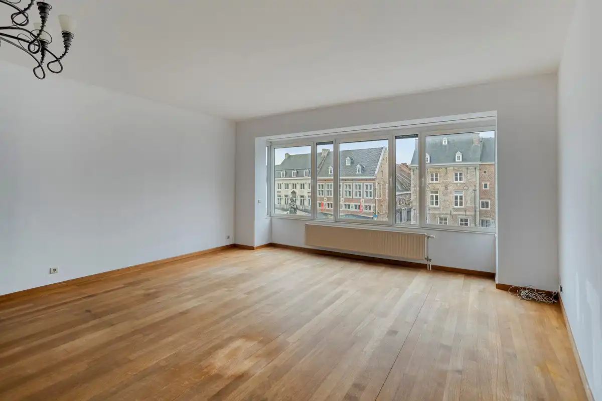 UITZONDERLIJK HANDELSHUIS MET GERENOVEERD DUPLEXAPPARTEMENT OP TOPLOCATIE IN CENTRUM TONGEREN. foto 17