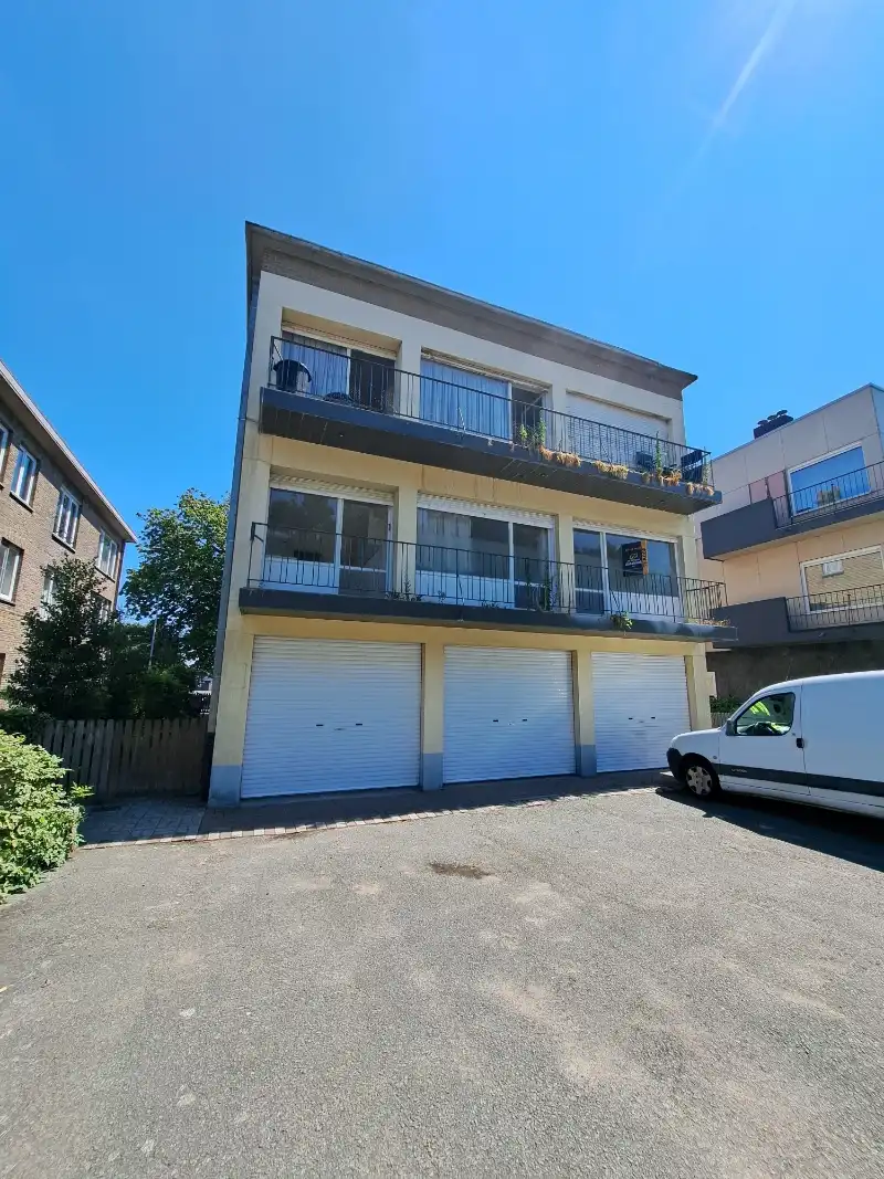 Comfortabel 2-slaapkamerappartement met GARAGE te koop in Sint-Michiels Brugge foto 7