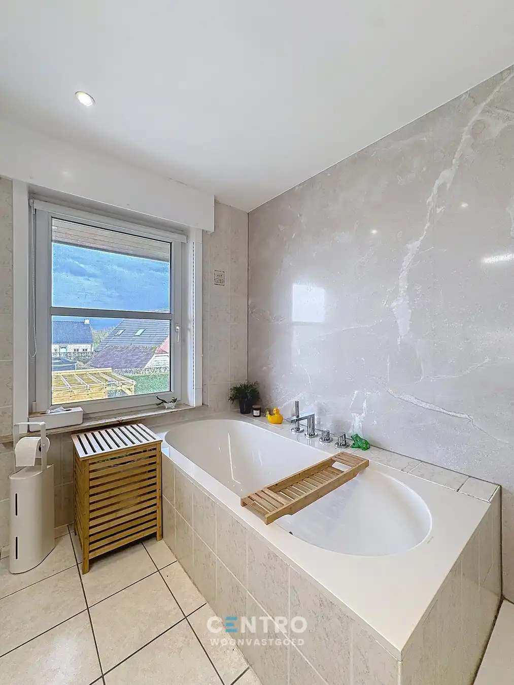 Kwalitatief afgewerkte villa met 4 slpks, garage én ZUIDger. tuin! foto 15