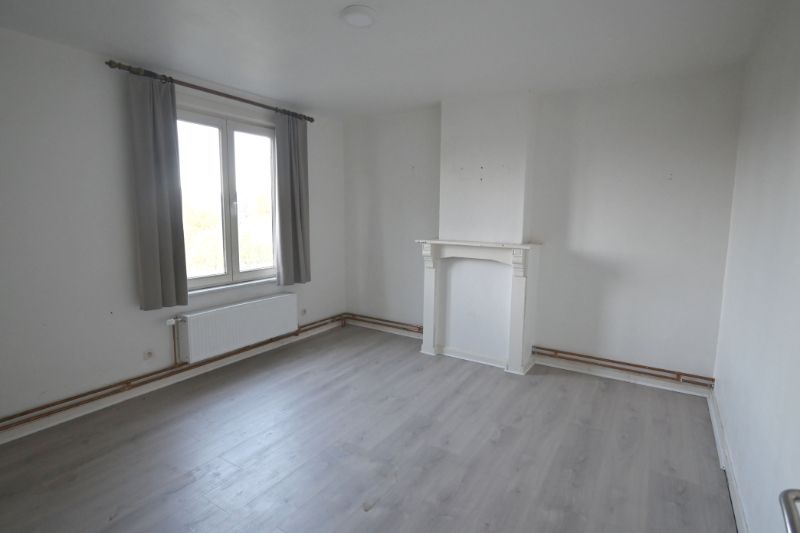 Exclusief te renoveren herenhuis met 5 slpks dit op toplocatie in het aangename Nazareth - De Pinte! foto 8