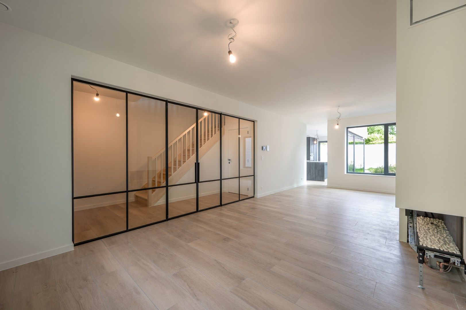 Prachtig afgewerkte woning, zeer rustig gelegen nabij het centrum foto {{pictureIndex}}
