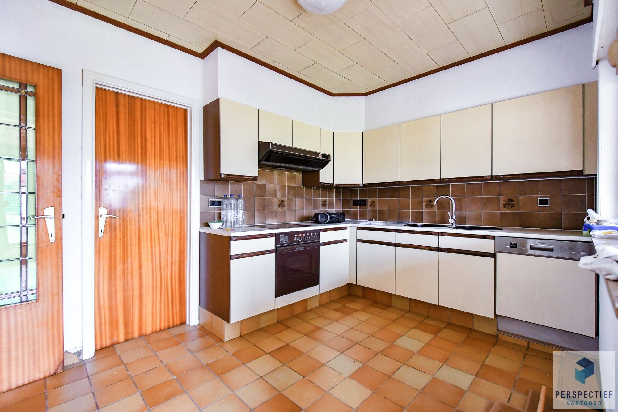 BEZOEKMOMENT WOENSDAG 06/08 VAN 16.30U TOT 18.30U | INSTAPKLARE WONING met GARAGE, 2 SLPK - GROTE GARAGE/ LOODS en TUIN foto 8