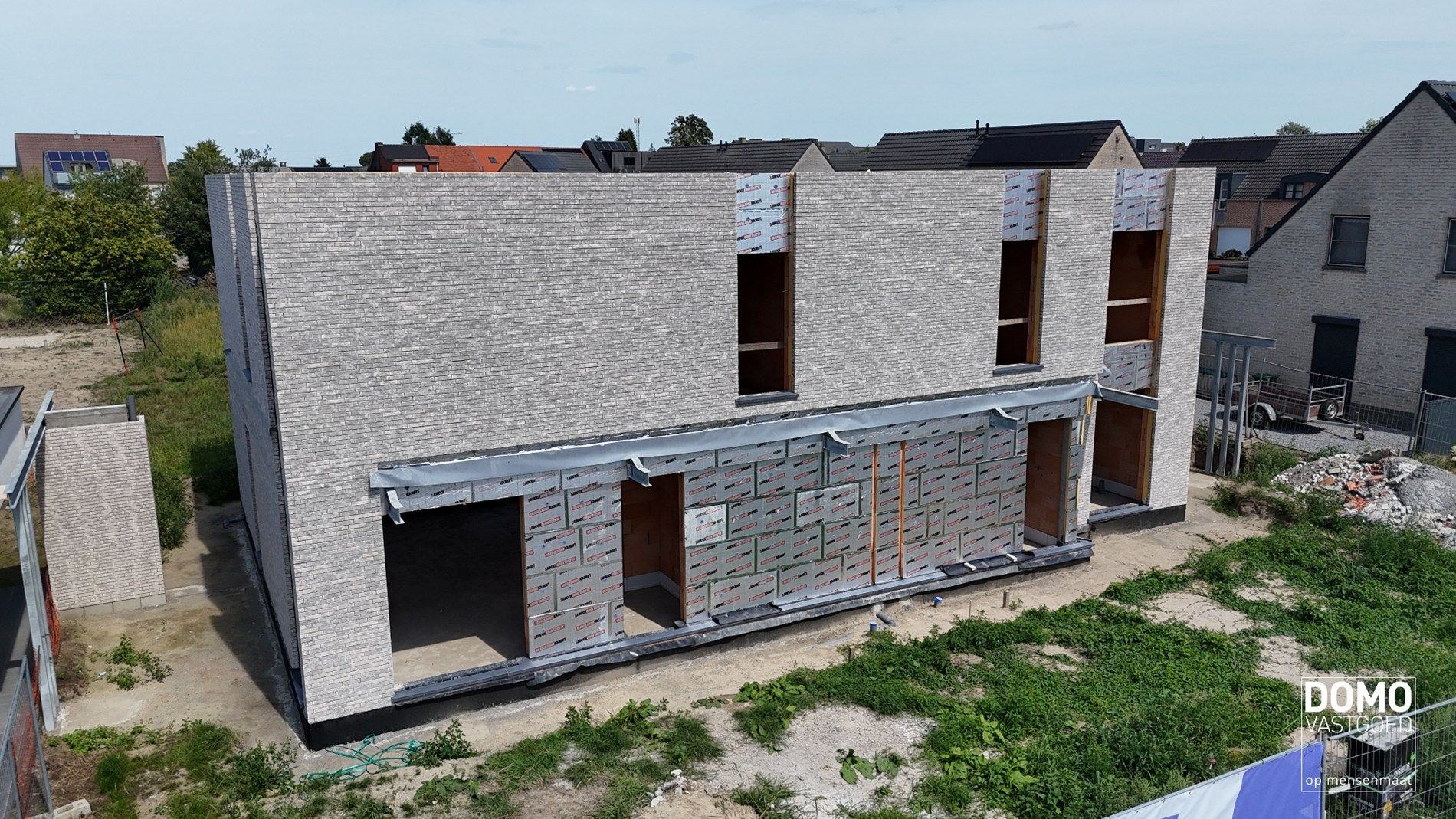 EXCLUSIEVE NIEUWBOUWONING VOORZIEN VAN EEN HOOGWAARDIGE AFWERKING EN MET 4 SLAAPKAMERS, TUIN EN CARPORT TE KERMT foto 3