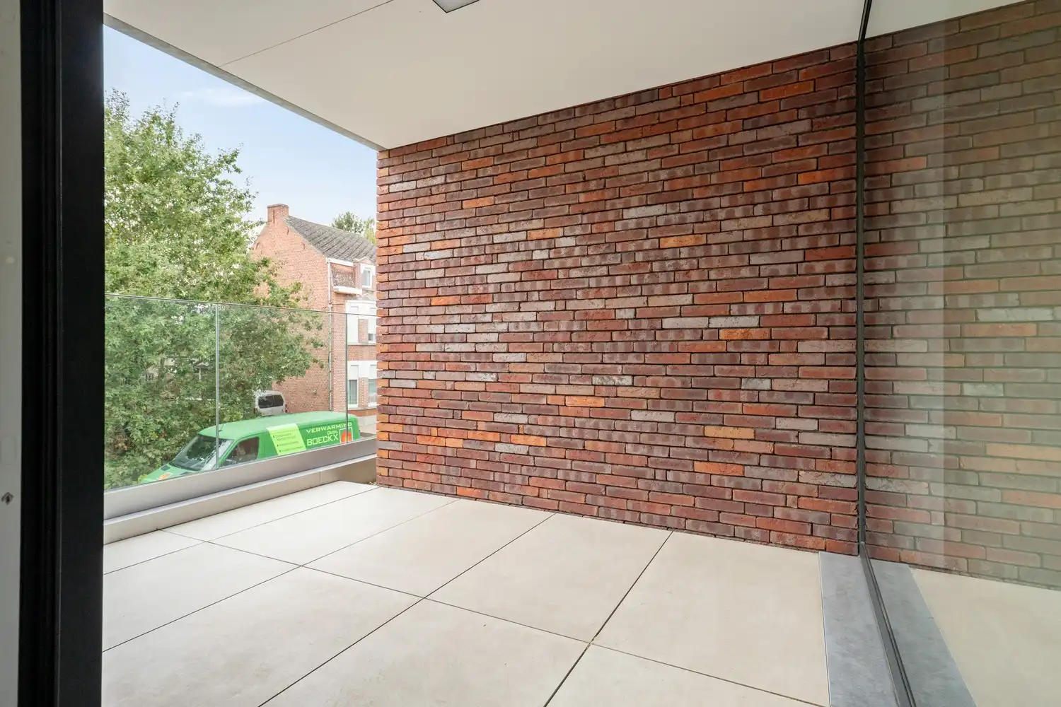 Recent energiezuinig appartement met 2 slpkrs, terras en autostaanplaats te Schriek foto 6