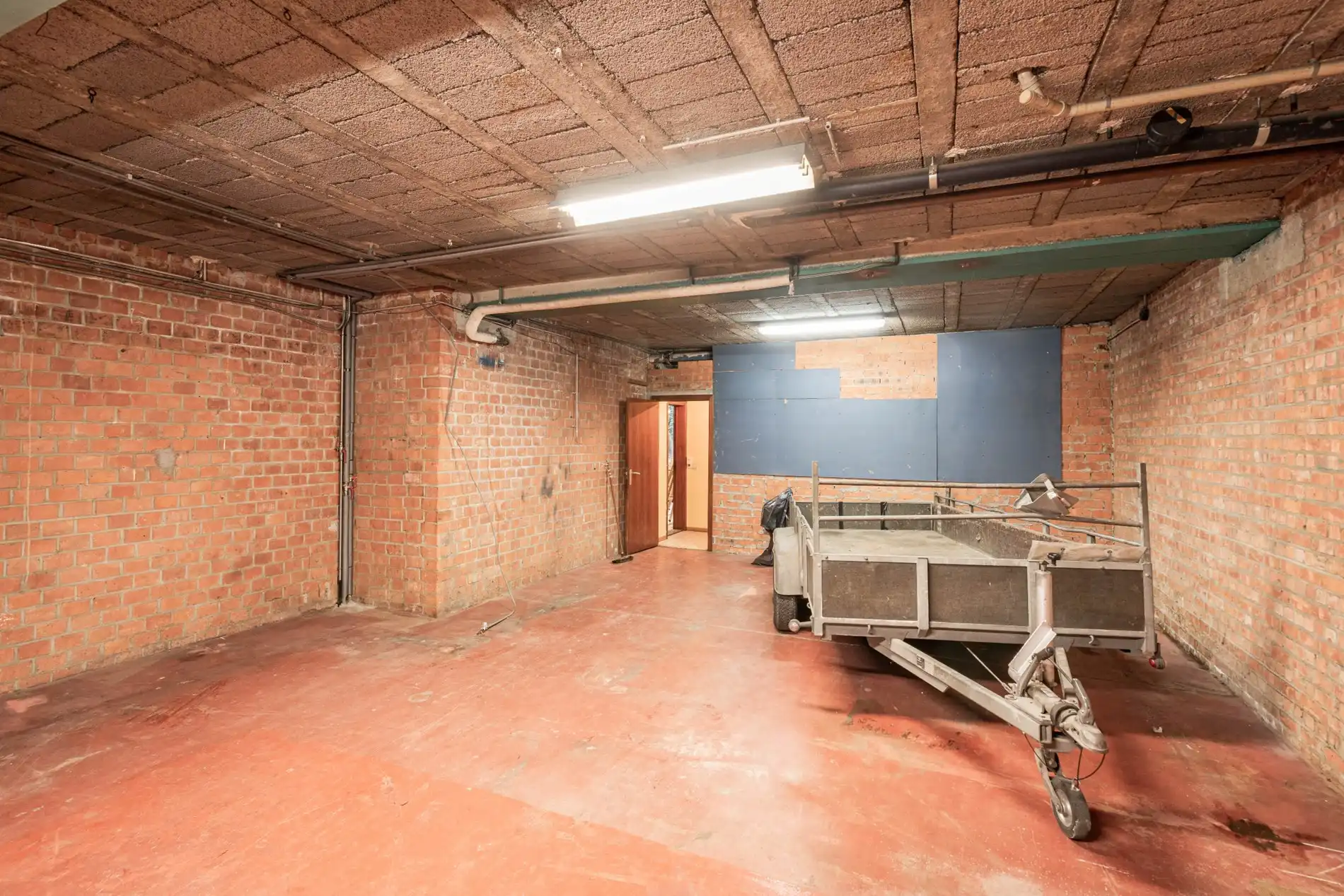 Ruime hangaar op toplocatie! foto 3