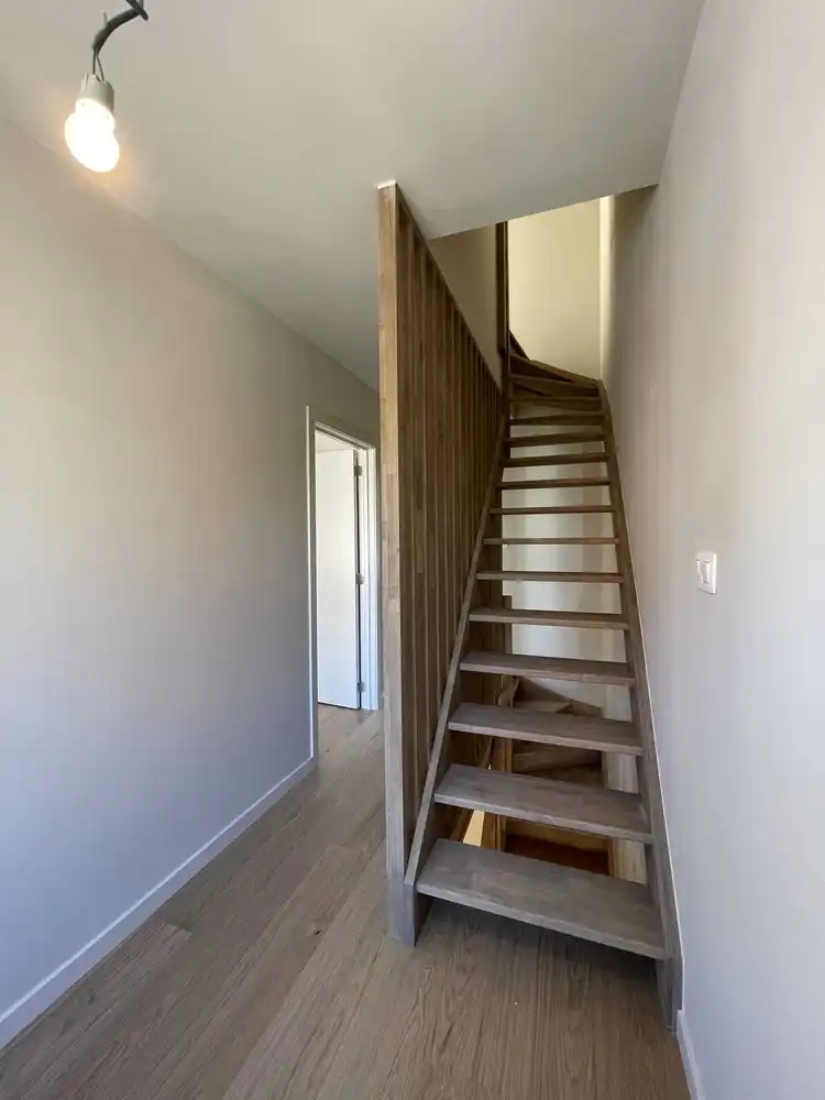 Smaakvol gerenoveerde woning met stadstuin foto 26