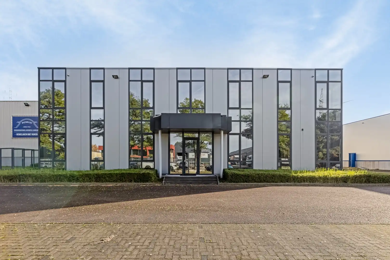 Kantoorruimtes te huur in Dilsen-Stokkem foto {{pictureIndex}}