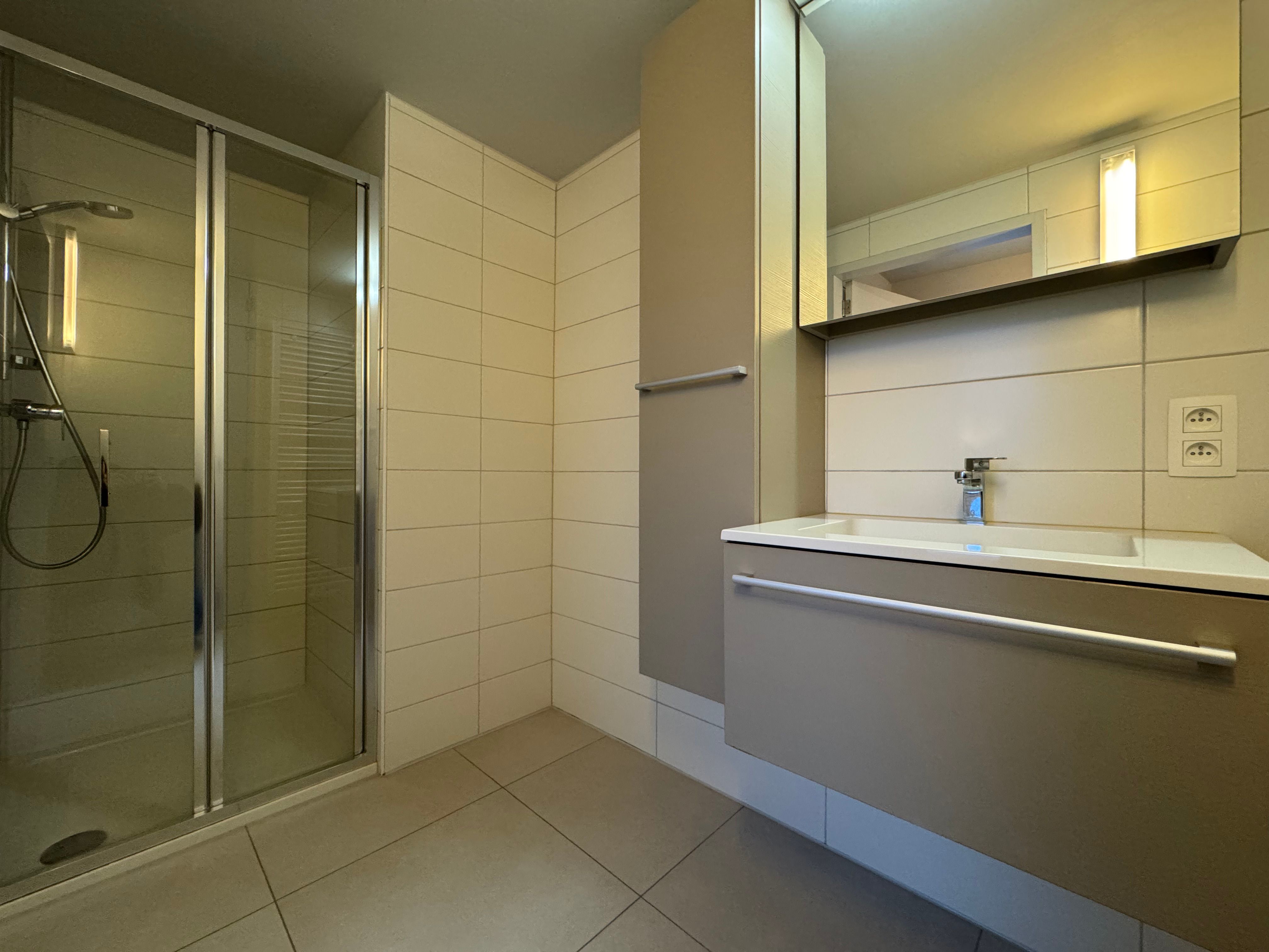 Appartement in gerenoveerd eclectisch herenhuis aan de Sint-Jozefkerk foto 8