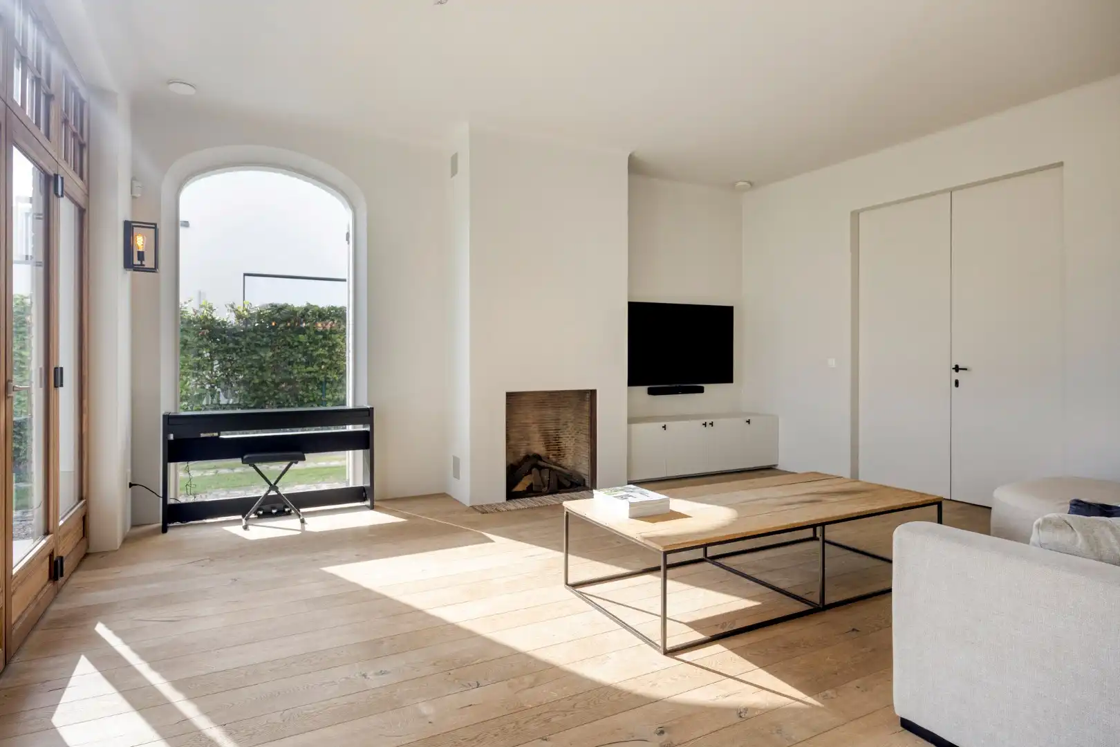 Prachtig afgewerkte villa met 4 slpks en 2 badkamers , landelijk gelegen op 1.080 m² ! foto 5
