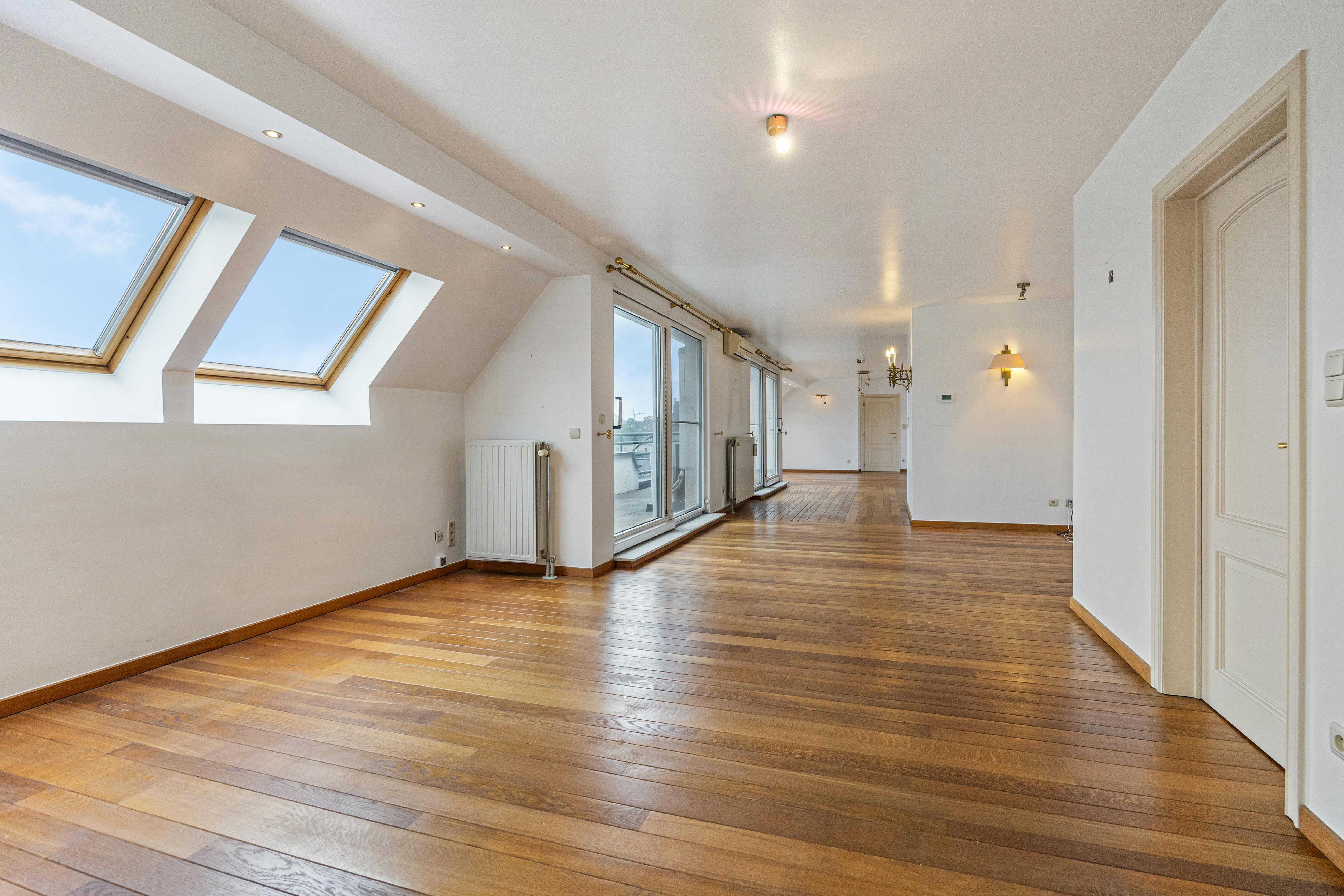 Penthouse in hartje Genk foto 5