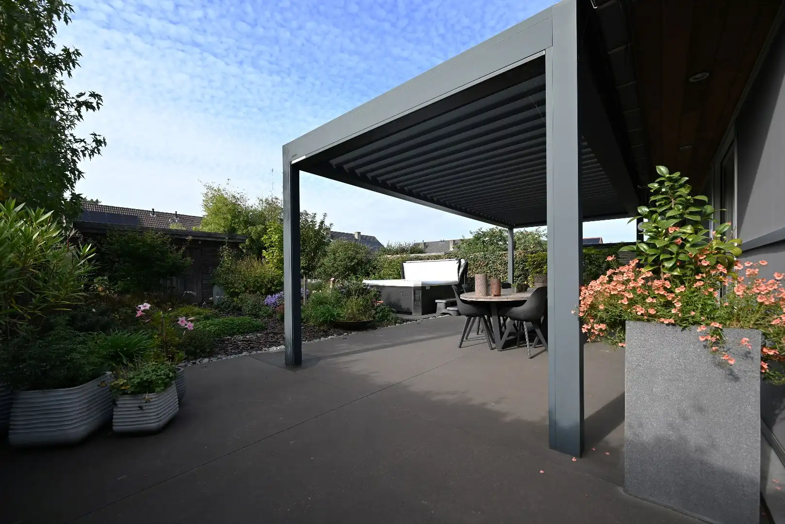 Instapklare woning met 3 slpks, garage, tuin én zonneterras te Kluizen foto 6