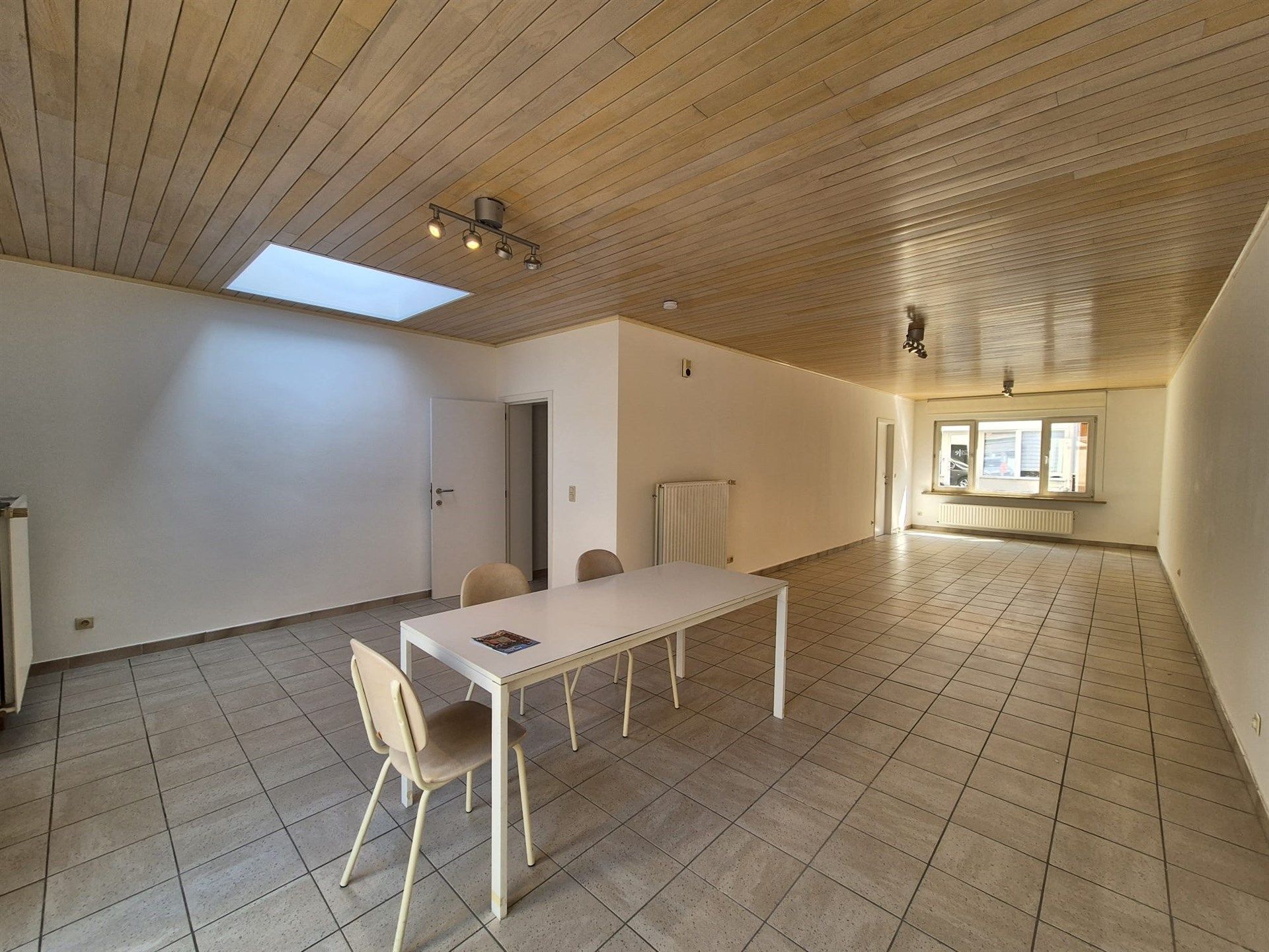 Ruime woning met 3 slaapkamers in centrum Wetteren foto 4