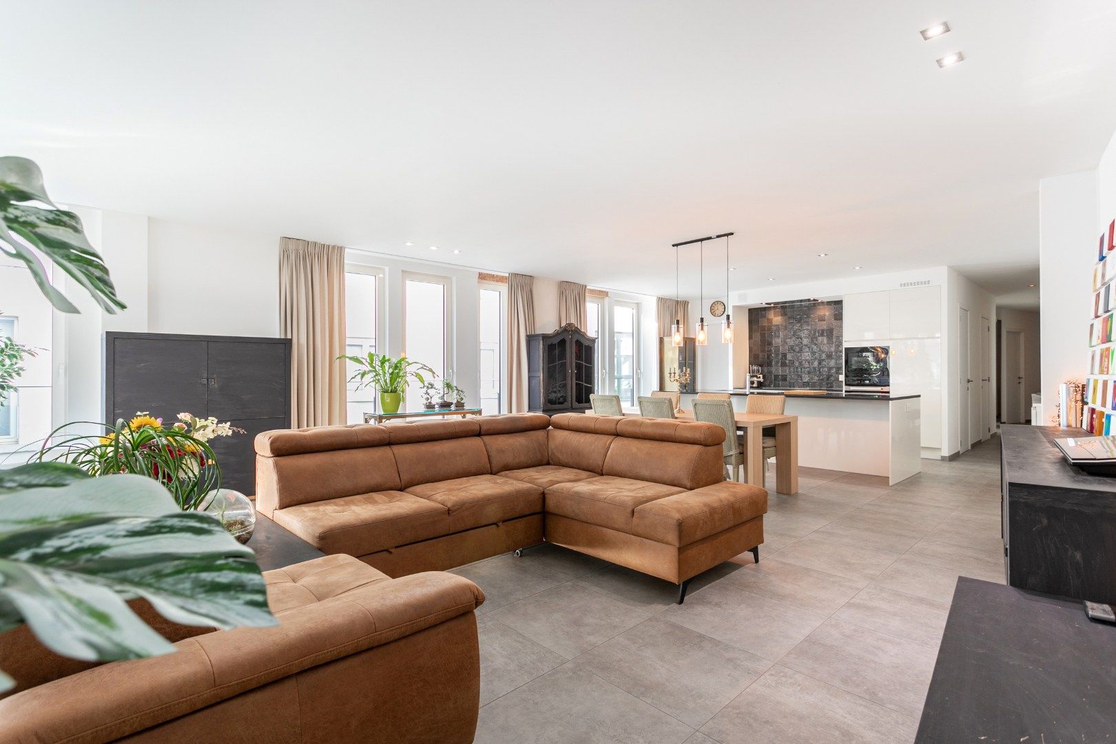 Energiezuinig appartement (EPC:B) met 3 slpk te Halle-centrum foto {{pictureIndex}}