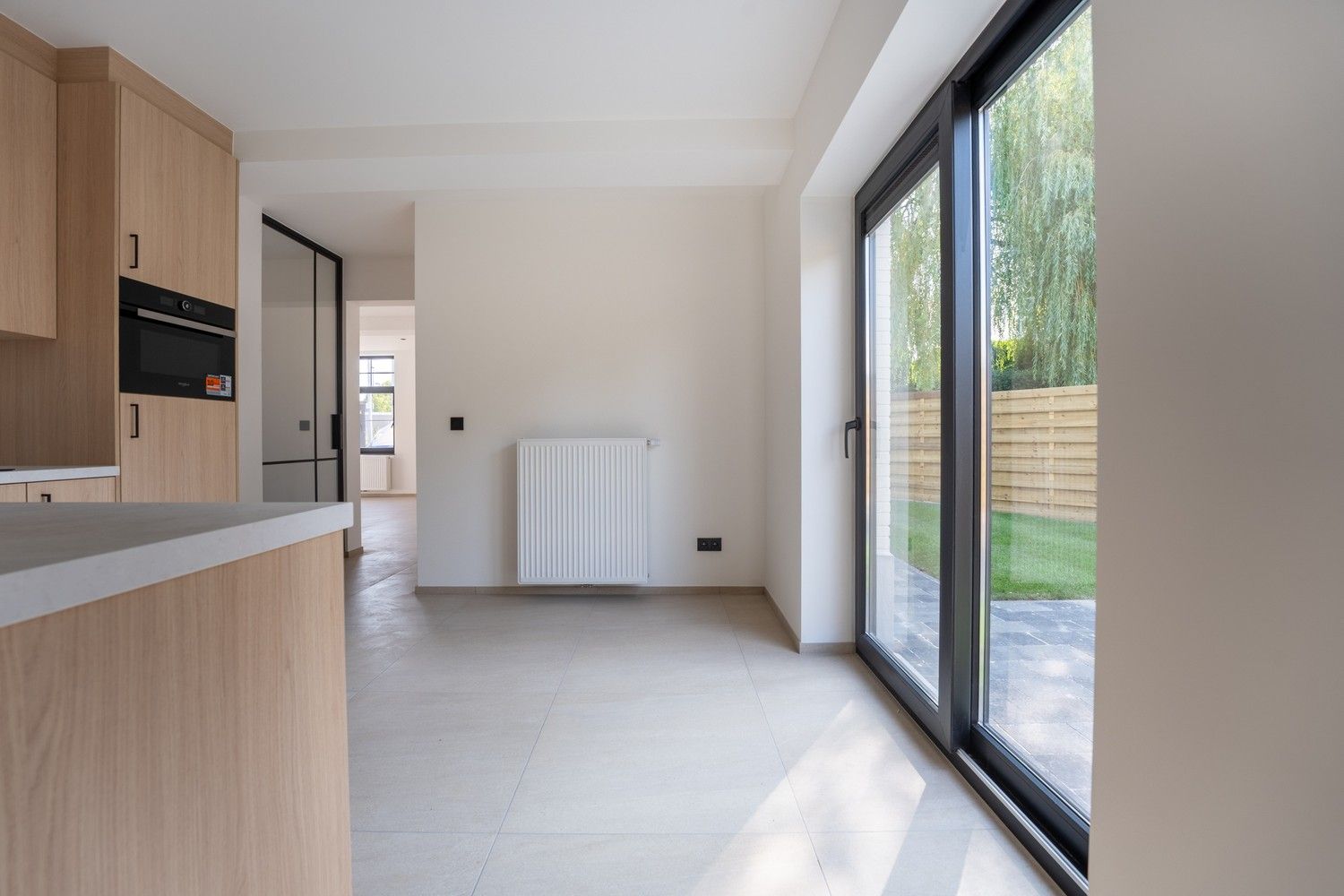Volledig gerenoveerde gelijkvloerse woning met leuke tuin foto 13