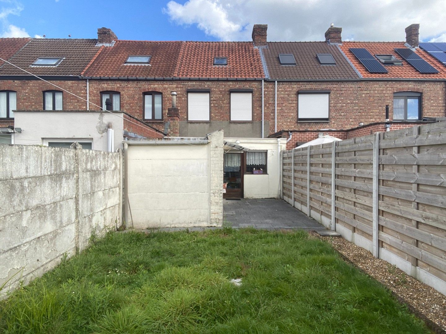 Charmante te renoveren woning foto 12