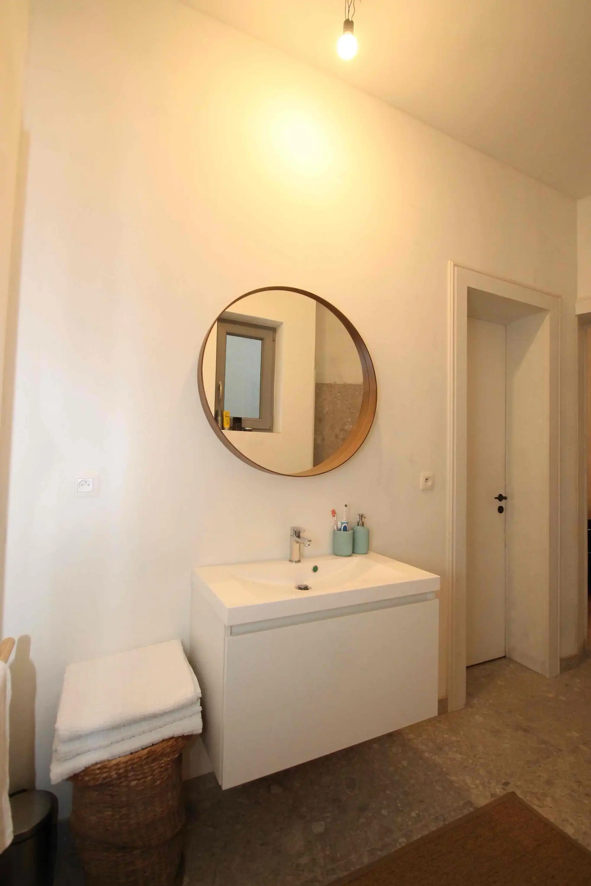 Leuk 1 slaapkamer appartement met ruime buitenruimte te 2018 Antwerpen! foto 8