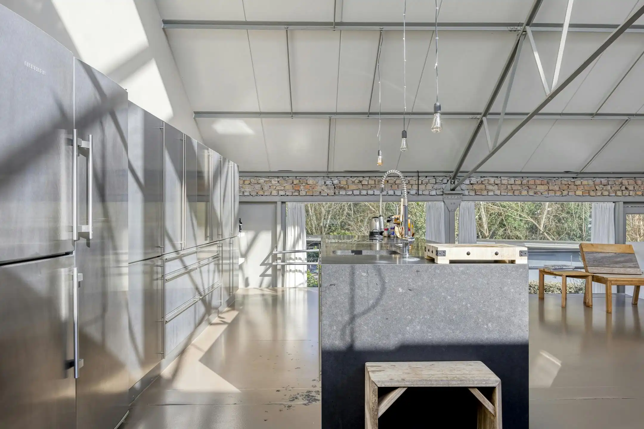 Unieke loft met binnentuin en parking te Sint-Kruis (Brugge) foto 8