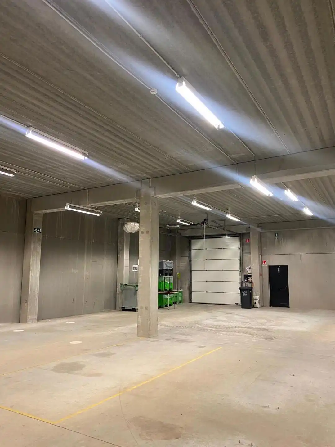 Kantoorruimte 310m² met aansluitend magazijn 216m²  in Burcht foto 17