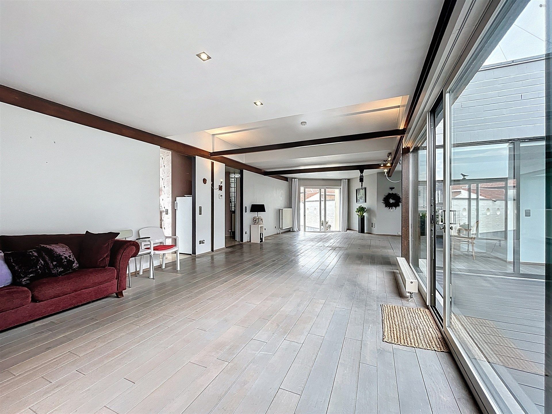Mooie loft met aangrenzend appartement en magazijn van 450 m²  foto 2