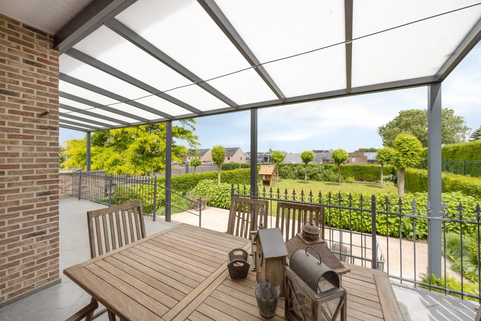 Ruime, verzorgde woning met prachtige tuin en terras - rustig gelegen te Rutten foto 9
