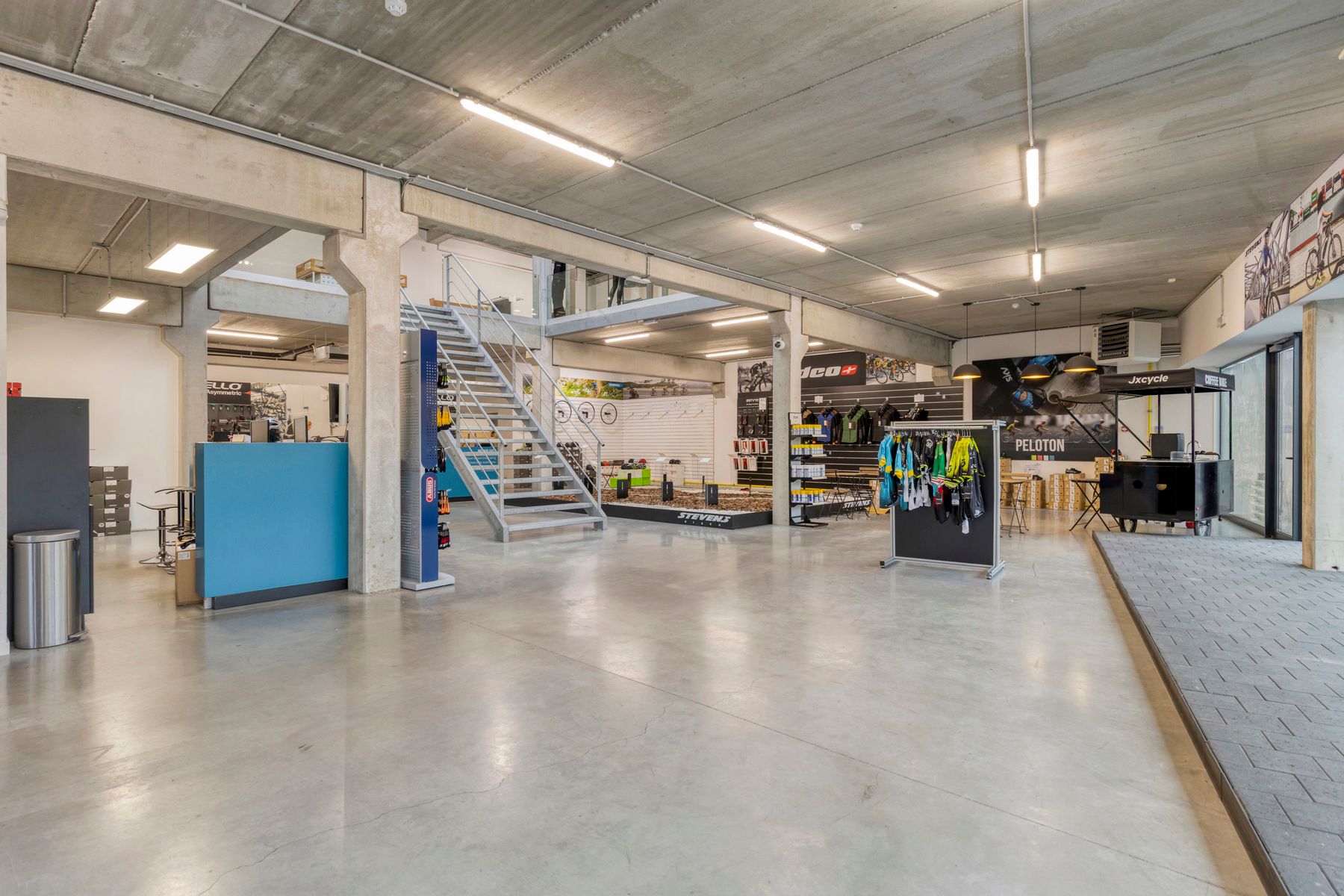 Instapklare bedrijfsruimte op strategische ligging foto 4